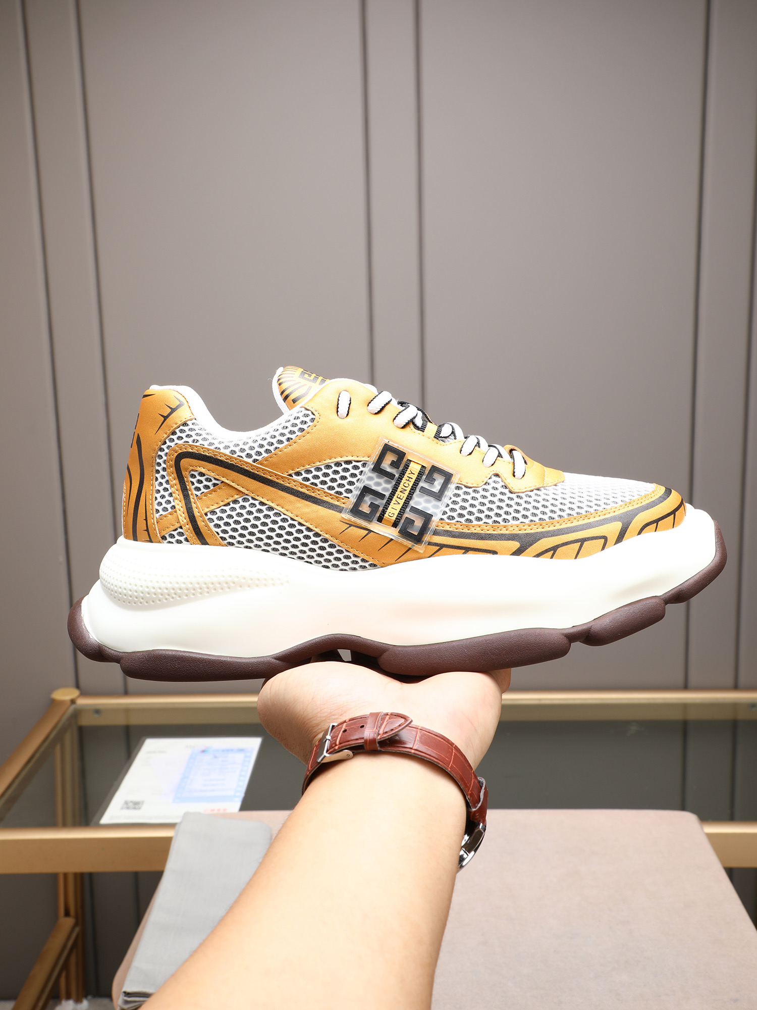 NO:353529,P Givench*. Givench men's thick-soled casual shoes are made of imported calfskin spliced ​​mesh, color block design, shoe tongue brand logo decoration, three-dimensional composite splicing stitching!  High comfort in the net!  Size38-44 (45 custom made), given , given , given , given , cowhide19860909P Givench*.纪梵希男士厚底休闲鞋,采用进口小牛皮拼接网面打造,拼色设计,鞋舌品牌logo装饰,立体复合式拼接缝合！网里舒适度高！Size38-44（45定做）,,givenchy,givenchy,cowhide,Men's shoes