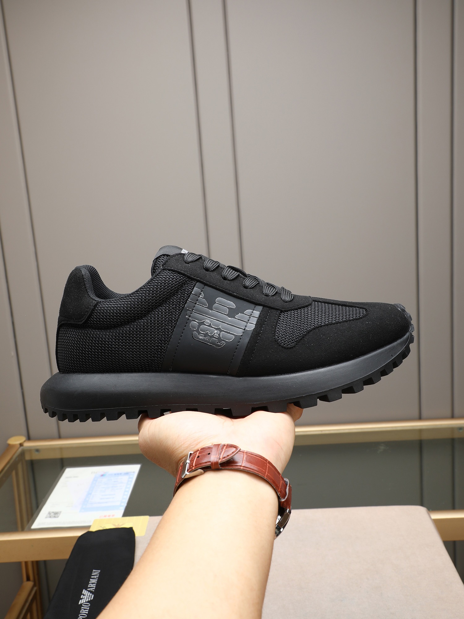 NO:354111,P [ARMANI EXCHANGE] AX 2025 new model original 1:1 design, high-end fine and exquisite details upper adopts high-density fly-woven head leather, sports inner, original foamed sole, light and comfortable. It is fashionable and casual, worth owning, and is available in multiple colors!  Number of codes 38-44 (45 customized), Armani, Chanel, cowhide19860909P [ARMANI EXCHANGE] AX 2025新款 原版1:1设计 ,高端精品细节考究鞋面采用高密度飞织头层牛皮,运动内里,原版发泡大底,轻便舒适.时尚休闲,值得拥有,多色可选！码数38-44（45定做）,,armani,chanel,cowhide,Men's shoes