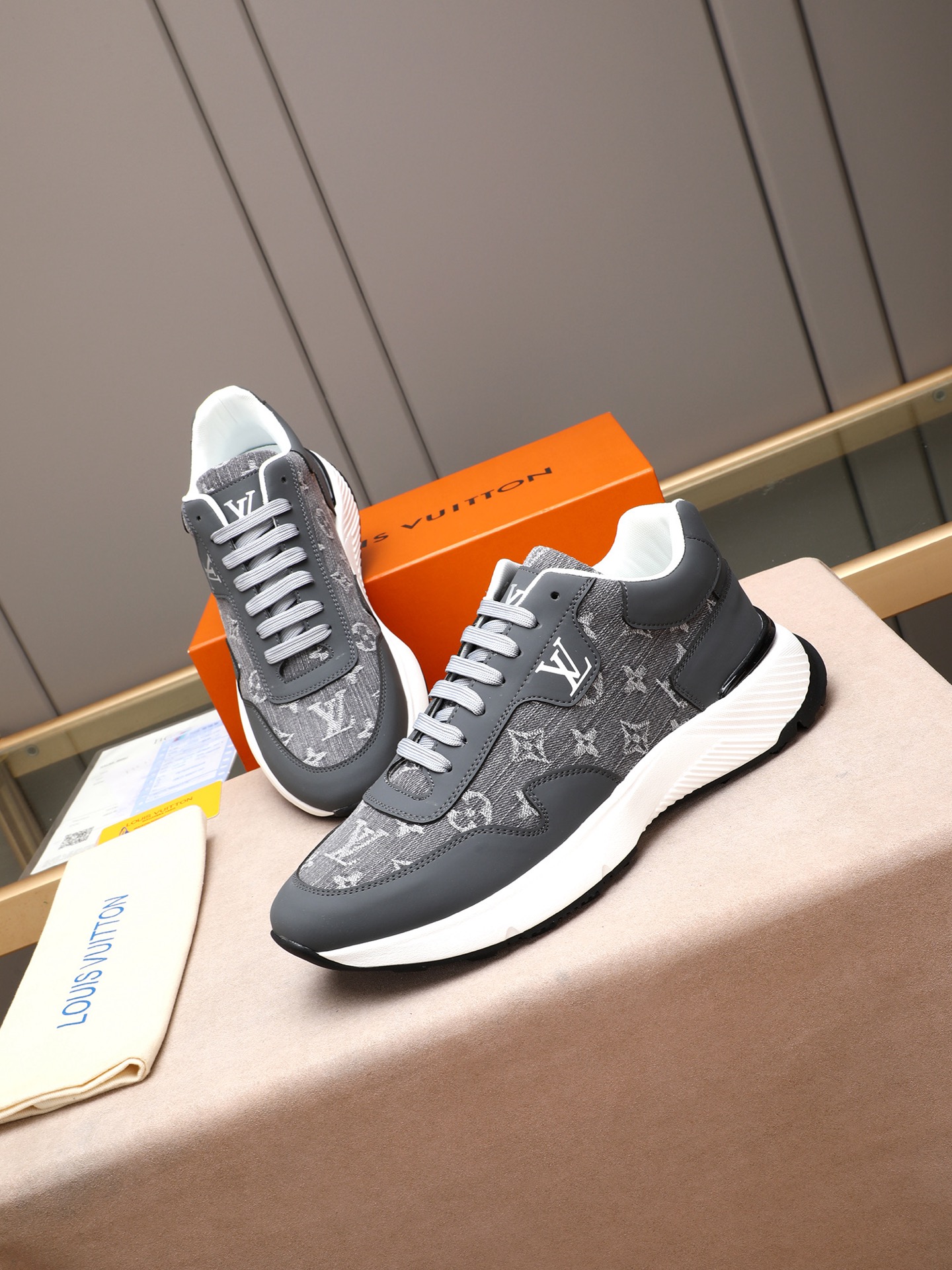 LOUIS VUITTON PP528 メンズシューズ 原版牛皮製