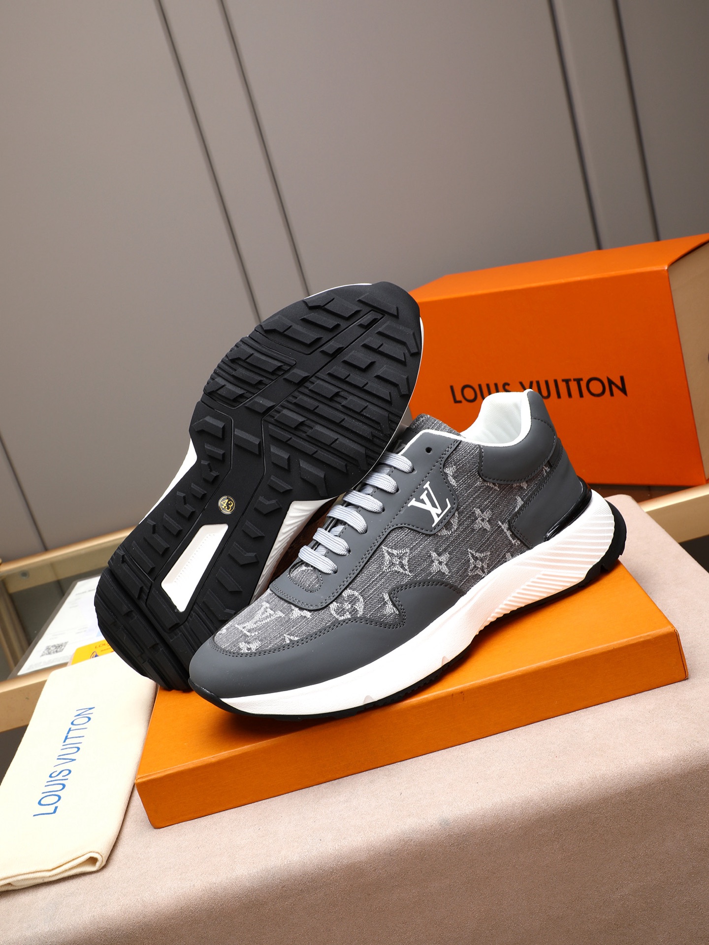 LOUIS VUITTON PP528 メンズシューズ 原版牛皮製