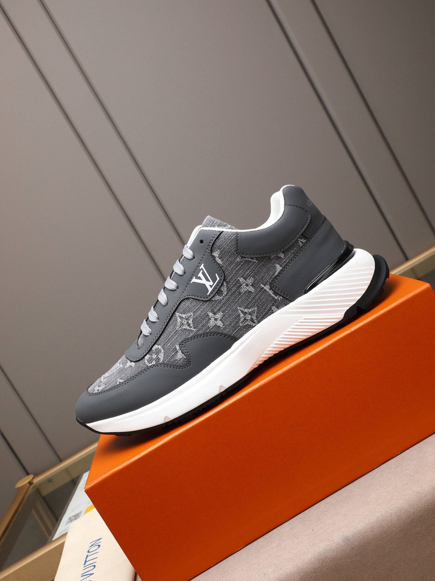 LOUIS VUITTON PP528 メンズシューズ 原版牛皮製