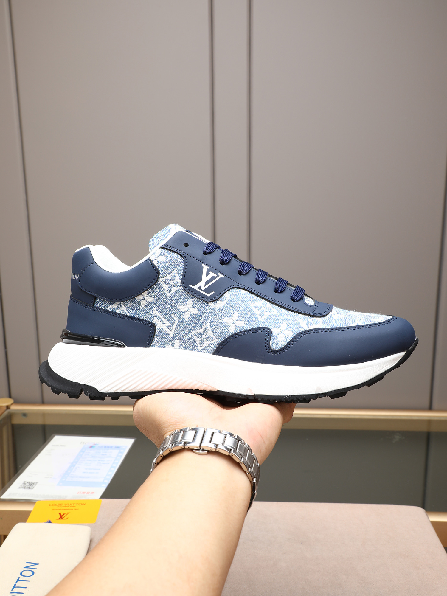 LOUIS VUITTON PP528 - 原版牛皮のスタイリッシュなシューズ