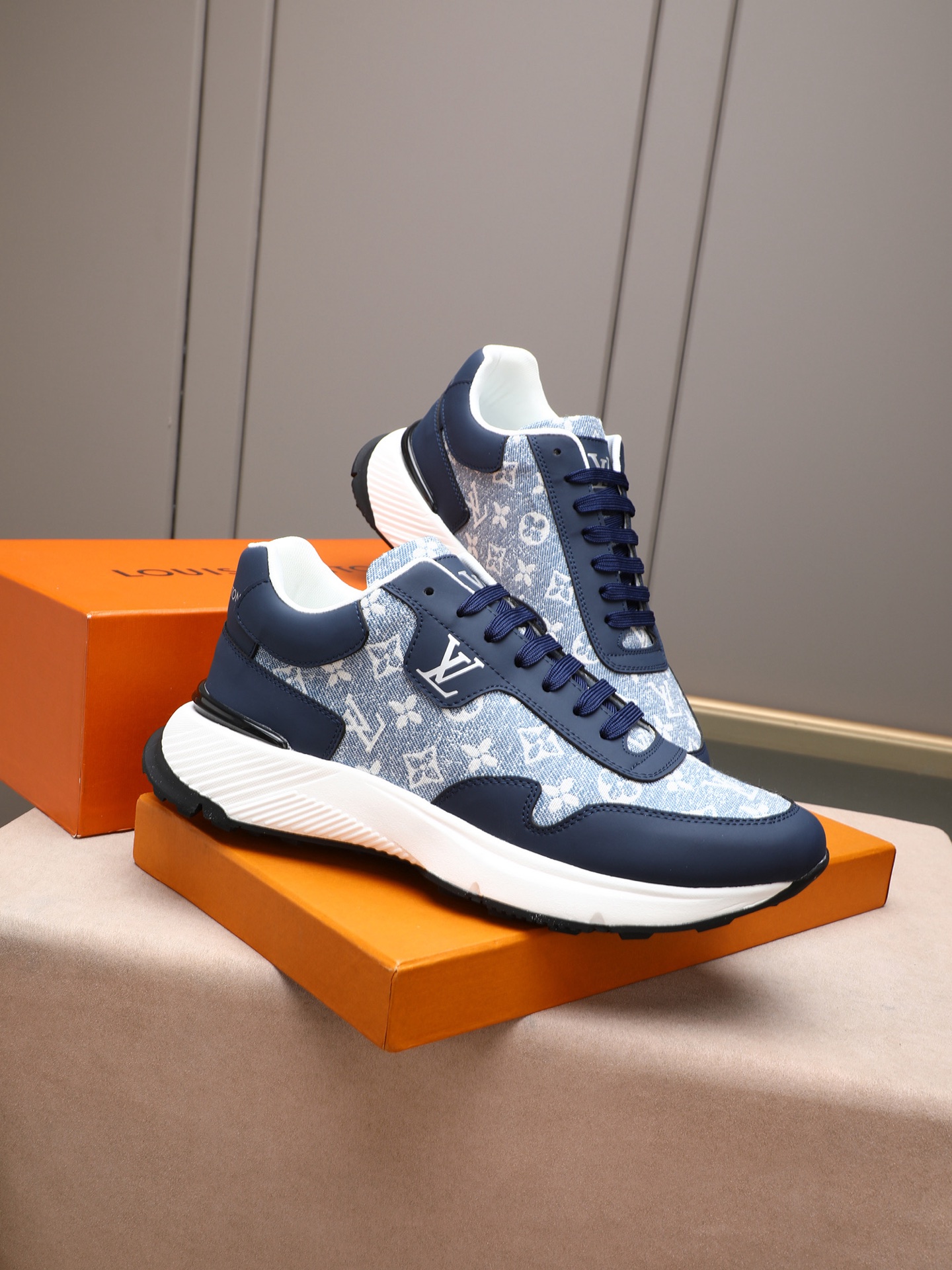 LOUIS VUITTON PP528 - 原版牛皮のスタイリッシュなシューズ