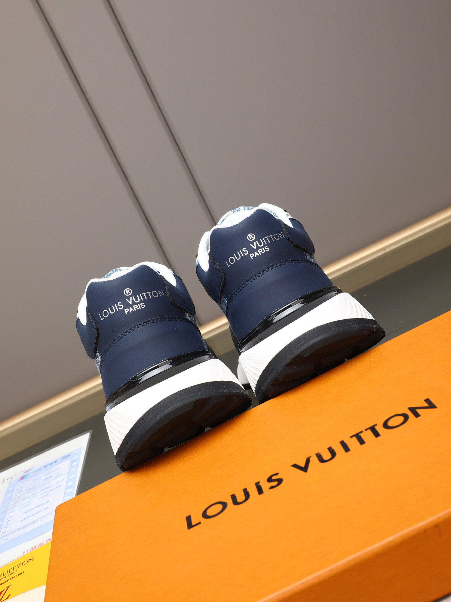 LOUIS VUITTON PP528 - 原版牛皮のスタイリッシュなシューズ