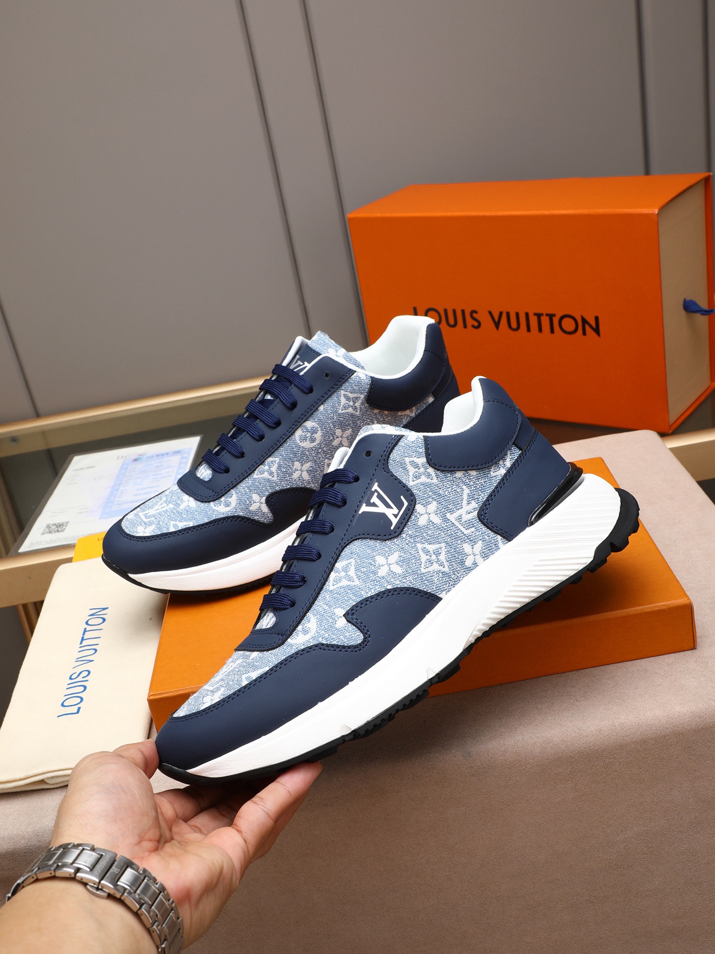 LOUIS VUITTON PP528 - 原版牛皮のスタイリッシュなシューズ