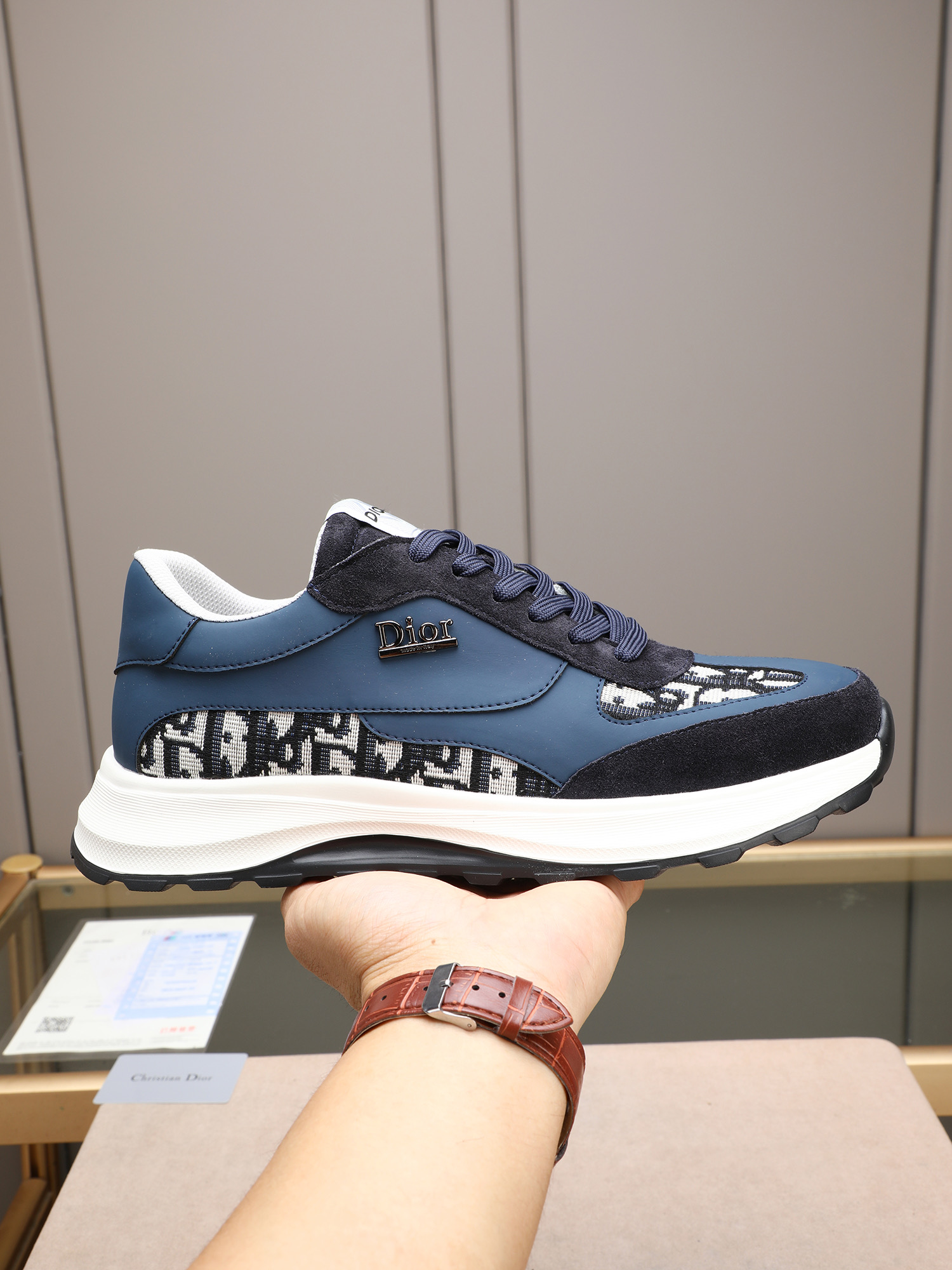 NO:358129,PP Dior avant-garde and versatile fashion men's shoes private version mold opening, calfskin splicing Dior special waterproof fabric, fashionable, simple, atmospheric, more trendy, eye-catching and pursue grade. It will subvert the old concept and must have fashion trends with you! You must keep it yourself! High-end comfortable, large and low, high-end quality workmanship. Number of 38-44 (45 custom made) 3 colors for your choice [Kiss][Kiss][Kiss],,dior,dior,cowhide19860909PP Dior迪奥前卫百搭时尚男鞋私版开模,小牛皮拼接迪奥专用防水布料,时尚干脆、大气个性更潮更抢眼更追求档次,它将颠覆旧念,与您共度时尚潮人必备! 必自留 ! 高大上的舒适大低,高端品质做工.码数38-44（45定做）3色供亲选[亲亲][亲亲][亲亲],,dior,dior,cowhide,Men's shoes