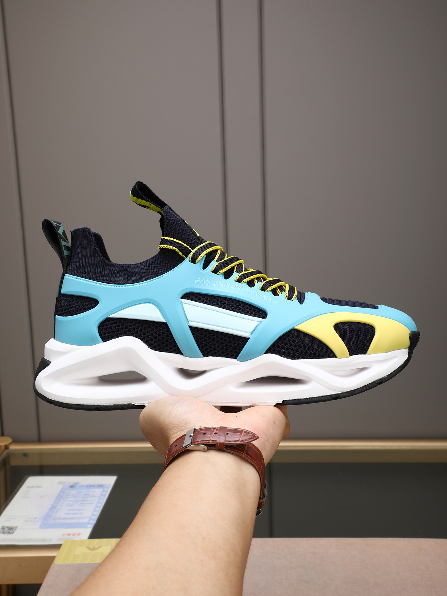 NO:704780,P Armani Armani's new luxury sports shoes, with a dynamic appearance and simple shape, are made of imported glue spliced ​​with high-elastic fly knit material, breathable and comfortable, with brand logo decoration on the tongue, sweat-absorbent mesh lining and comfortable foot feel. Contrast soles with a sense of technological impact, a trendy model for outdoor urban sports!  10 colors to choose from!  Size38-44 (45 customized),,armani,armani,sneakers19860909P Armani 阿玛尼新品奢潮运动鞋,动感外观,简约造型、进口滴胶拼接高弹力飞织材质打造,透气舒适,鞋舌品牌logo装饰,吸汗网面内里,舒适脚感.具有科技冲击感对比鞋底,户外都市运动风潮款！10色选！Size38-44（45定做）,,armani,armani,sneakers,Men's shoes