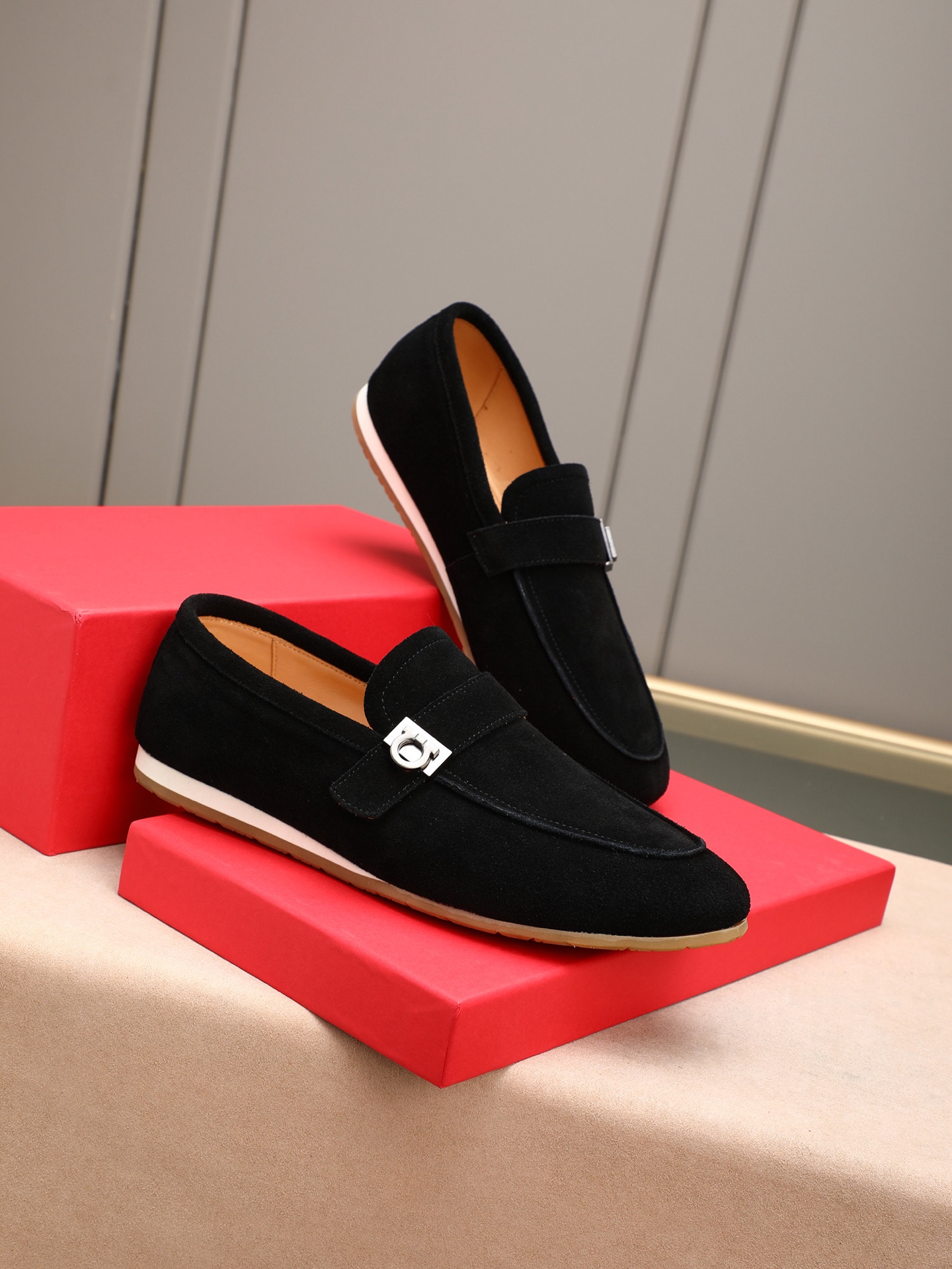 实价310  Ferragam菲拉格慕新款面料采用全进口头层磨砂牛皮，看得见的质感，重工车线，内里本染小牛皮，标配logo牛皮垫脚，大牌体验，上脚柔软舒适，男士臻享，专用防滑耐磨橡胶鞋底，轻松驾驭各种场合, Size：38-44（45定做）