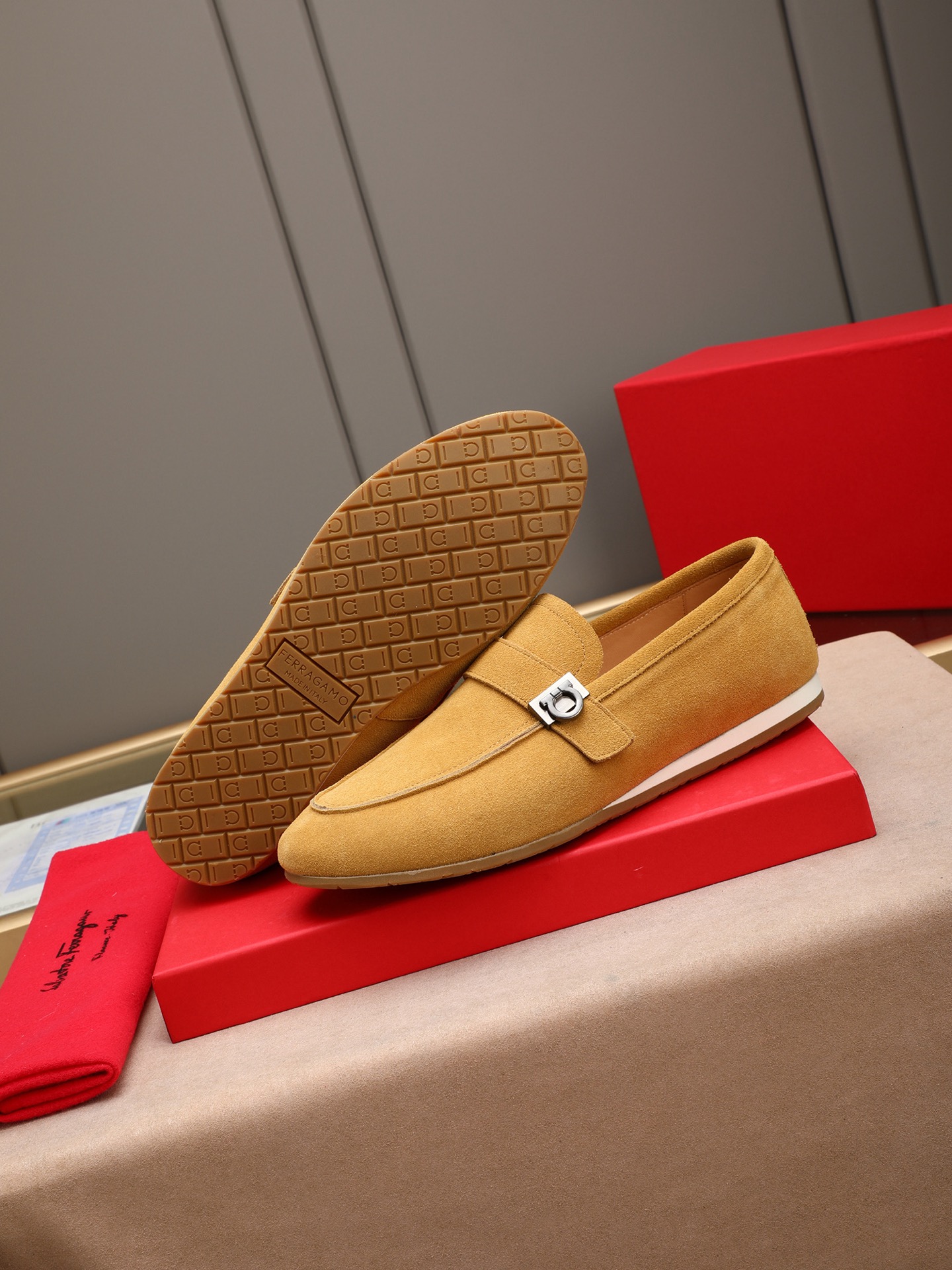 实价310  Ferragam菲拉格慕新款面料采用全进口头层磨砂牛皮，看得见的质感，重工车线，内里本染小牛皮，标配logo牛皮垫脚，大牌体验，上脚柔软舒适，男士臻享，专用防滑耐磨橡胶鞋底，轻松驾驭各种场合, Size：38-44（45定做）