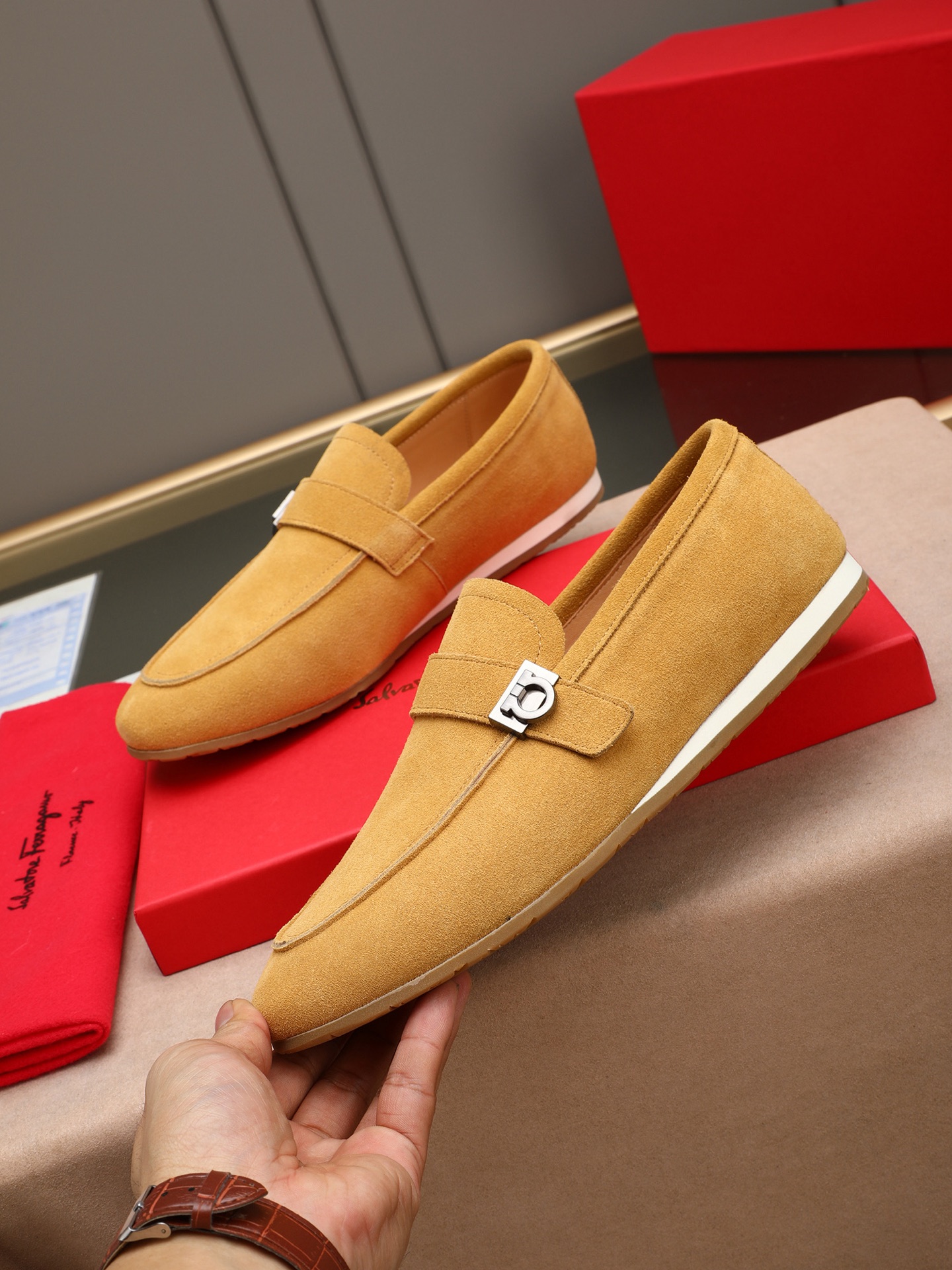 实价310  Ferragam菲拉格慕新款面料采用全进口头层磨砂牛皮，看得见的质感，重工车线，内里本染小牛皮，标配logo牛皮垫脚，大牌体验，上脚柔软舒适，男士臻享，专用防滑耐磨橡胶鞋底，轻松驾驭各种场合, Size：38-44（45定做）