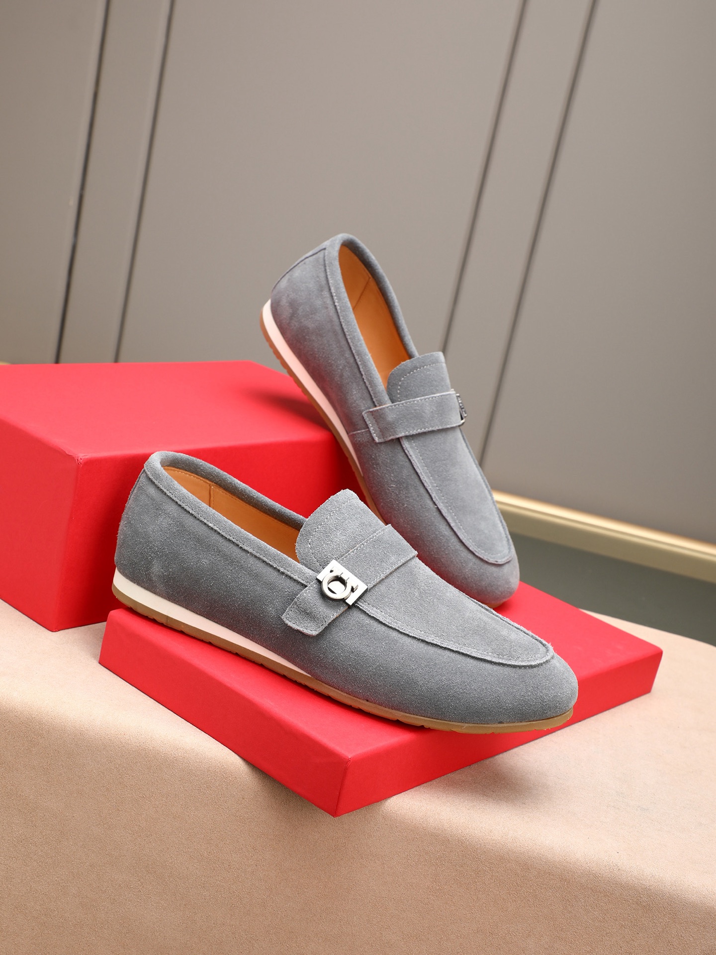 实价310  Ferragam菲拉格慕新款面料采用全进口头层磨砂牛皮，看得见的质感，重工车线，内里本染小牛皮，标配logo牛皮垫脚，大牌体验，上脚柔软舒适，男士臻享，专用防滑耐磨橡胶鞋底，轻松驾驭各种场合, Size：38-44（45定做）