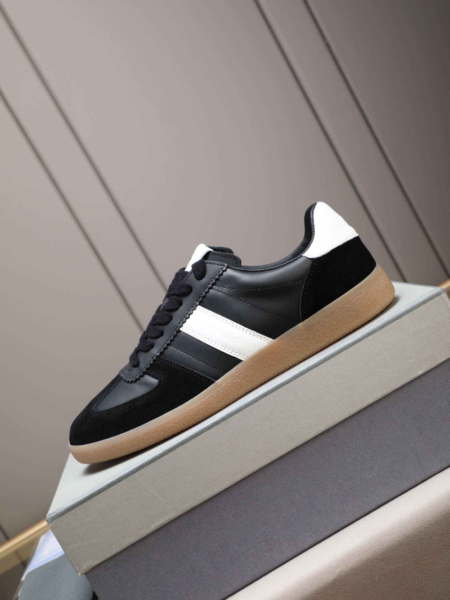 Hogan Platform Leather & Suede Sneakers - Sporty Chic for Men and Women 7 i1758619412625 4029 0 5