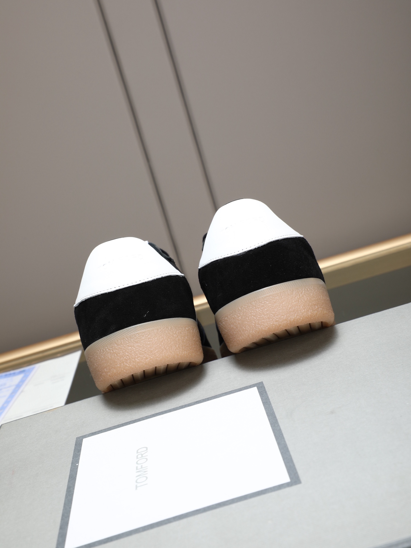 Hogan Platform Leather & Suede Sneakers - Sporty Chic for Men and Women 6 i1758619420512 565 0 4