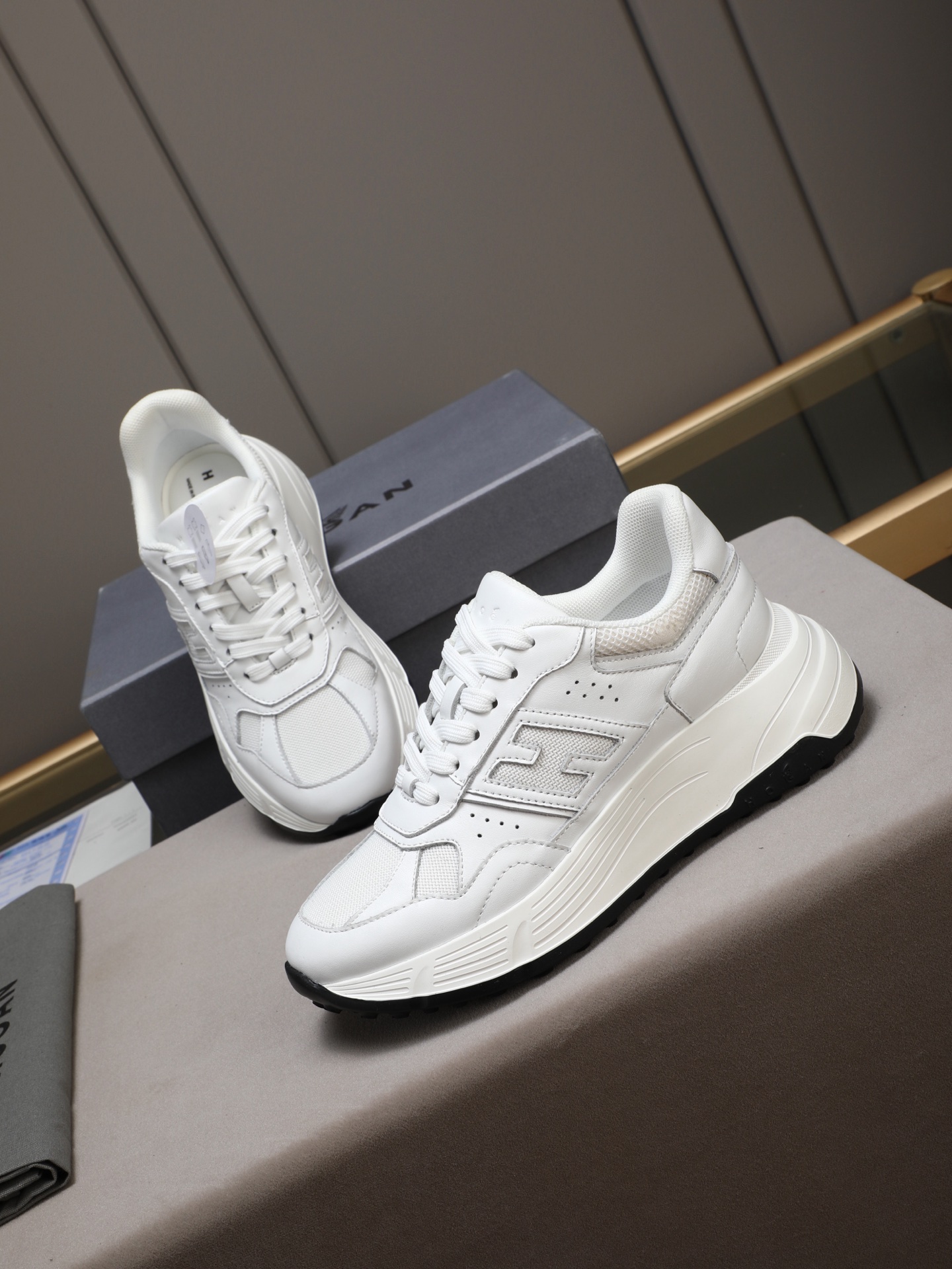 Hogan H-Stripes Leather Platform Sneakers Chunky Sole Lace-Up White 9 i1758619968997 5551 0 7