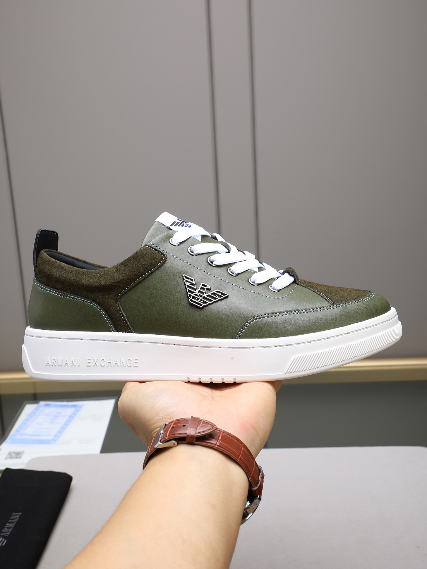 NO:555432,P GIORGIO ARMANI/Giorgio Armani men's casual shoes are made of a top layer of frosted calfskin and breathable sheep lining, and the heel is wrapped in smooth calfskin. The leather is soft and delicate, comfortable and breathable. The tongue is decorated with brand logo letters, and the side heel is decorated with brand logo. The rubber outsole is non-slip and wear-resistant, making your feet comfortable and fashionable!  Size38-44 (45 customized),,armani,armani,cowhide19860909P GIORGIO ARMANI/乔治阿玛尼 男士休闲鞋采用头层磨砂牛皮小牛皮透气羊里,后跟光滑小牛皮包裹,皮质柔软细腻,舒适透气,鞋舌饰有品牌logo字母,侧跟饰有品牌标,橡胶大底,防滑耐磨,上脚舒适洋气！ Size38-44（45定做）,,armani,armani,cowhide,Men's shoes