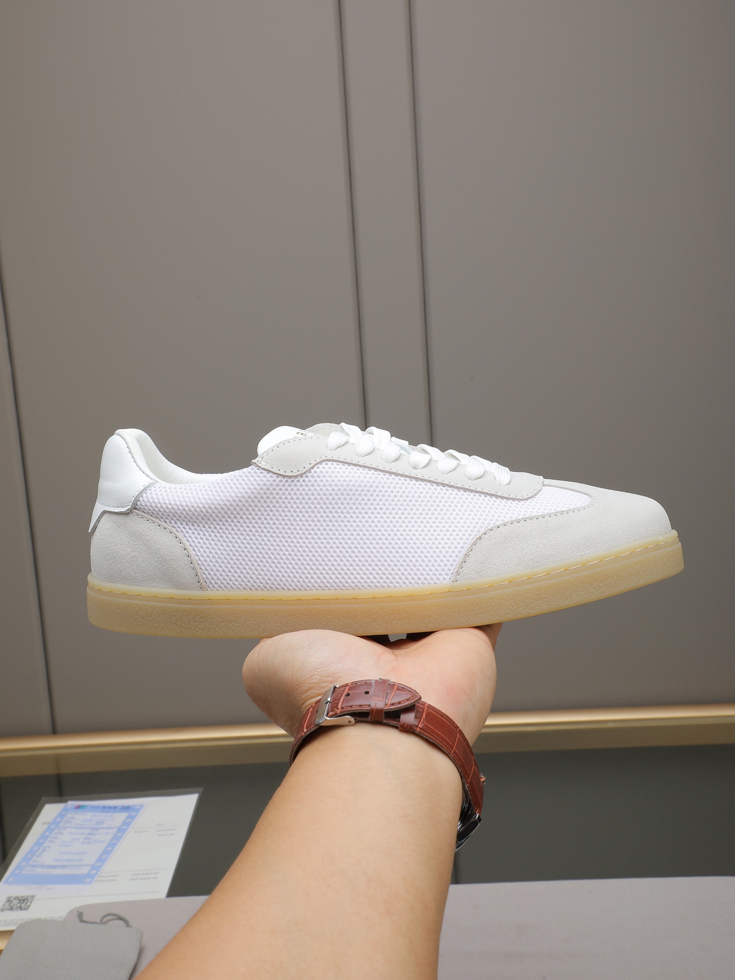 NO:730309,P Brunello Cucinelli latest collection casual  The world's top luxury brand from Italy, this BC shoe is made of velvet fur spliced with technical fabric mesh upper, the tongue is decorated with BC letter logo, and the heel is screen-printed brand badge. The inside is white benzene-dyed special calf leather + cow pad. The upper foot is comfortable and breathable without stuffiness, does not fade or slip. The environmentally friendly and harmless T+ outsole is formed in one piece, clean and does not need to be glued. The texture is overwhelming, visible luxury, 38-44 (custom-made at 45), brunello  cucinelli,cowhide19860909P Brunello Cucinelli最新系列休闲 来自意大利的世界顶级奢侈品牌,此款BC鞋面精选丝绒毛皮拼接科技织物网眼鞋面,鞋舌饰以BC字母logo,后跟丝印品牌徽章,内里是本白色苯染专用小牛皮+牛垫,上脚舒服透气不闷脚,不掉色,不打滑,环保无害T+大底一体成型,干净不开胶.质感爆棚,看得见的奢华,38-44(45定做),,brunello cucinelli,cowhide,Men's shoes