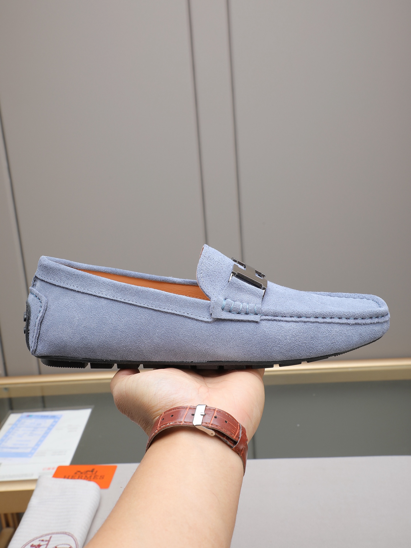 NO:620290,Mainly recommended model P【Taobao e-commerce  The first choice for live broadcast] [First-layer cowhide material surface] Hermès’ top OEM men’s Hong Kong counter synchronizes Hermès Doudou shoes, (sizes 38-44, 45, 46 can be customized. Imported cowhide, breathable pigskin lining, soles are specially provided by the original factory, Doudou light luxury outsole is super comfortable, high-quality, details determine quality. We only make shoes with care, you can enter and exit the counter at will, welcome to compare multi-color options, there is always what you want., hermes, cowhide19860909主推款P【淘宝 电商 直播首选】【头层牛皮材质面】爱马仕顶级代工男士香港专柜同步爱马仕豆豆鞋、（码数38-44码,45,46可订制.进口牛皮,透气猪皮里,鞋底原厂特供原版底,豆豆轻奢大底超级舒适,高品质,细节决定品质、我们只为用心做好鞋,可随意进出专柜,欢迎对比多色选择,总有你想要的.,,hermes,cowhide,Men's shoes