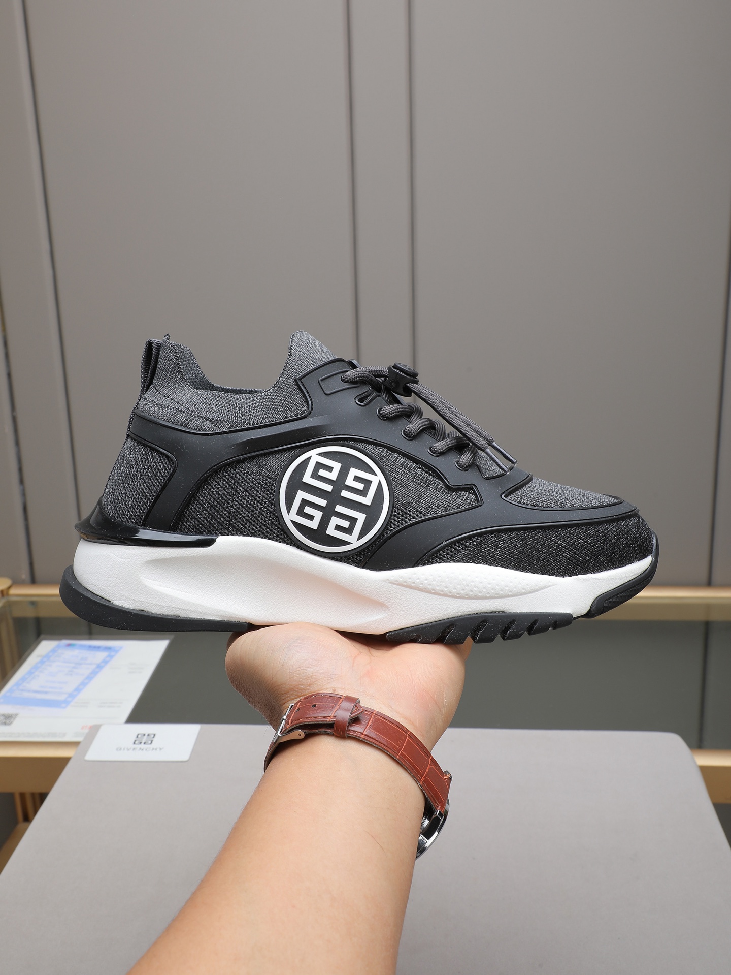 NO:779405,P Givench*. Givenchy men's thick-soled casual shoes are made of imported high-elastic fly-woven epoxy, color-blocking design, brand logo decoration on the side, and three-dimensional composite stitching!  High comfort!  Size38-44 (45 customized),,givenchy,givenchy19860909P Givench*.纪梵希男士厚底休闲鞋,采用进口高弹力飞织滴胶打造,拼色设计,侧边品牌logo装饰,立体复合式拼接缝合！舒适度高！Size38-44（45定做）,,givenchy,givenchy,Men's shoes