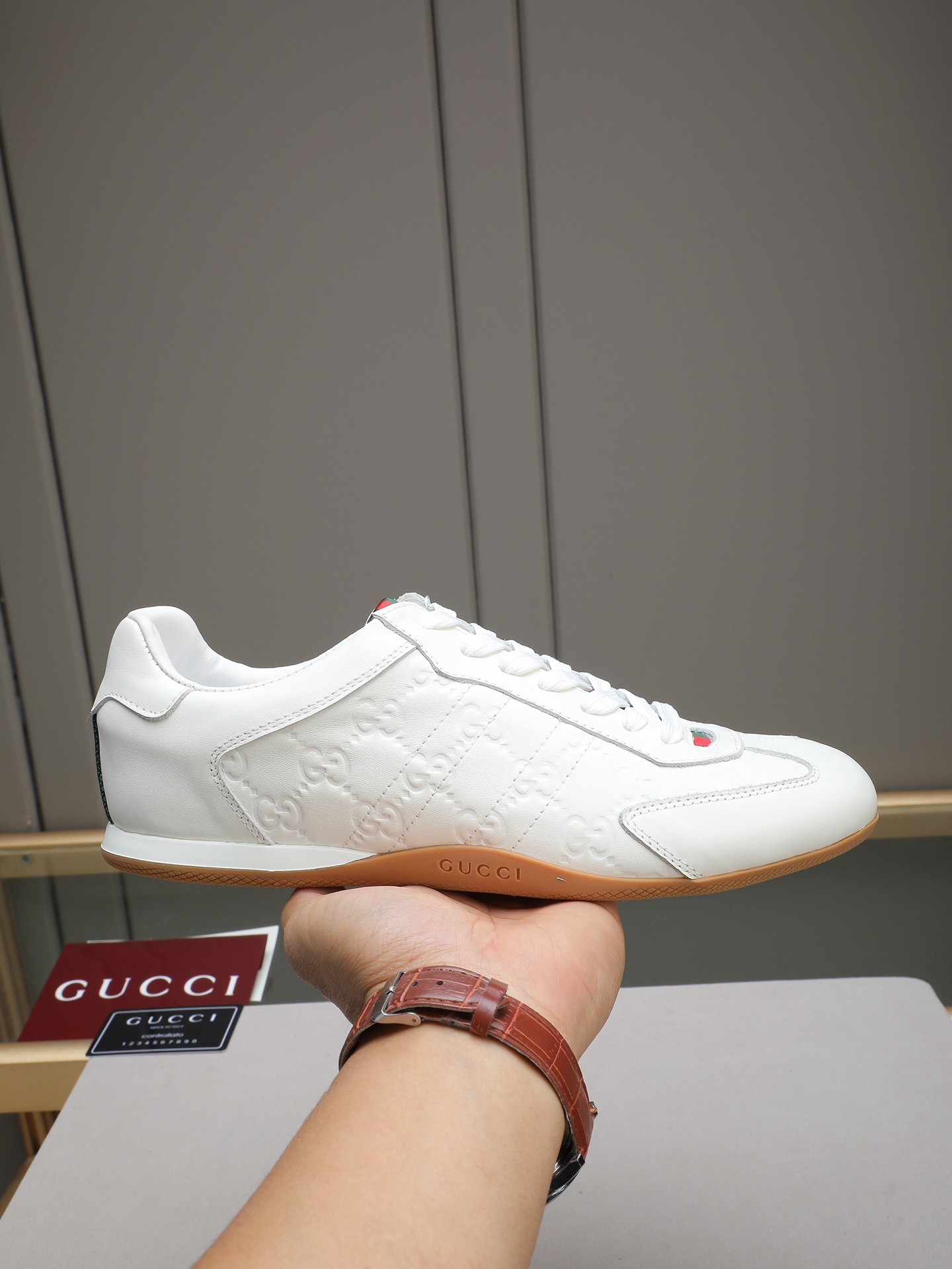 NO:621438,P GUCCI 25 autumn and winter latest moral training shoes. The entire upper is made of exclusive first-layer calfskin, the original imported cowhide lining, the outsole is an original private model 1V1 TPU outsole. 10 color selections!  Size:38 39 40 41 42 43 44 (45 customized),,gucci,cowhide19860909P GUCCI 古奇 25秋冬最新德训鞋 全鞋面采用专属头层小牛皮,原版进口牛皮内里,大底私模原版 1V1 TPU大底.10色选！Size:38 39 40 41 42 43 44（45定做）,,gucci,cowhide,Men's shoes