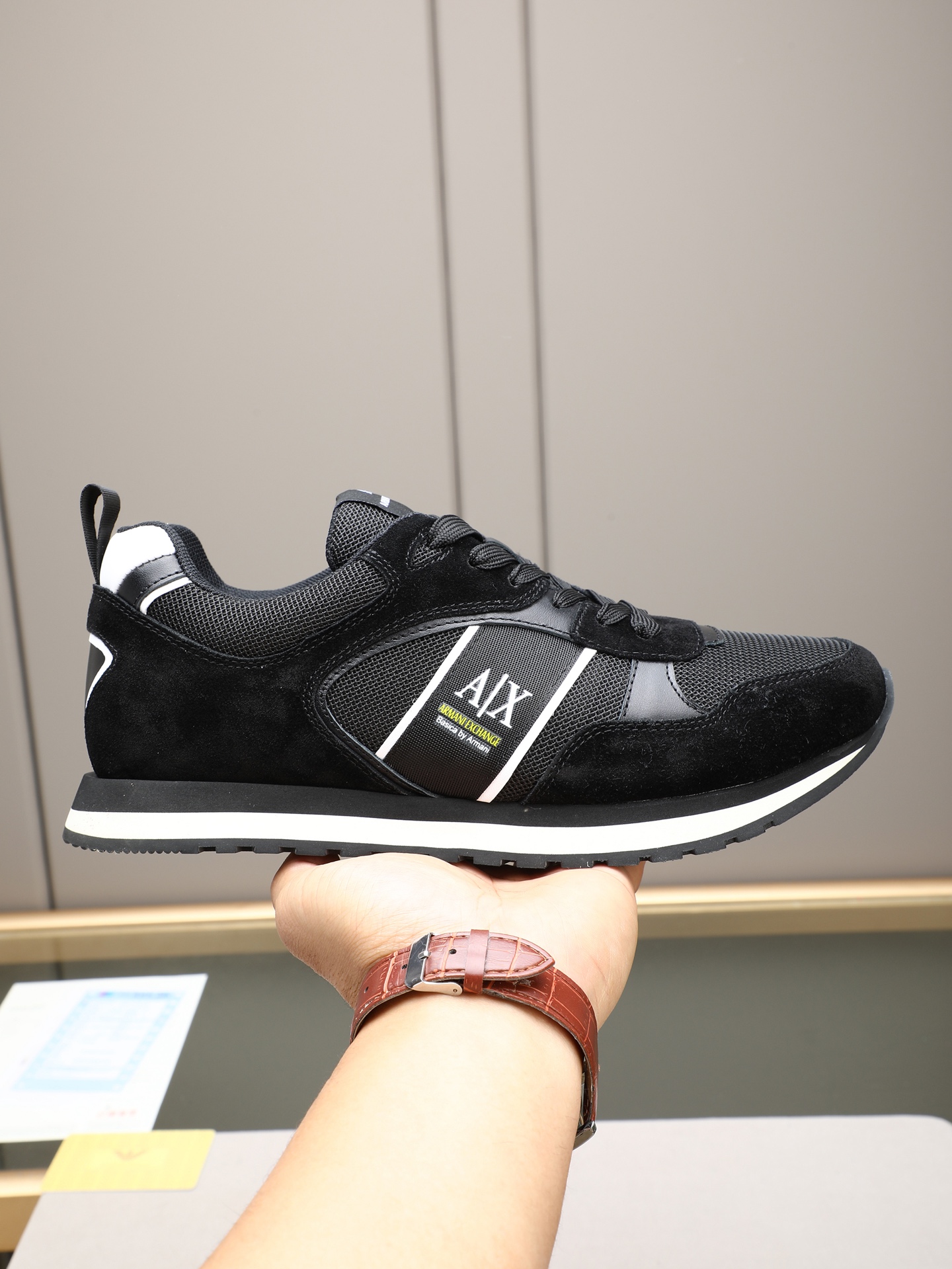 NO:680910,P Emporio Ar Armani, the latest product in 2025, a super stylish casual shoe!  Selected first-layer calf leather and breathable mesh lining the tongue to decorate the logo with exquisite craftsmanship patterns, and the AX iconic logo on the side is very domineering!  Handsome on feet!  Code number 38-44 (45 customized) 3 colors to choose from!  ,,armani,cowhide19860909P Emporio Ar阿玛尼,2025最新品,,超级有范儿的一款休闲鞋！精选头层小牛皮透气网里鞋舌精致工艺图案装饰logo,侧面AX标志性logo霸气十足！上脚帅气！码数38-44(45定做)3色选！,,armani,cowhide,Men's shoes