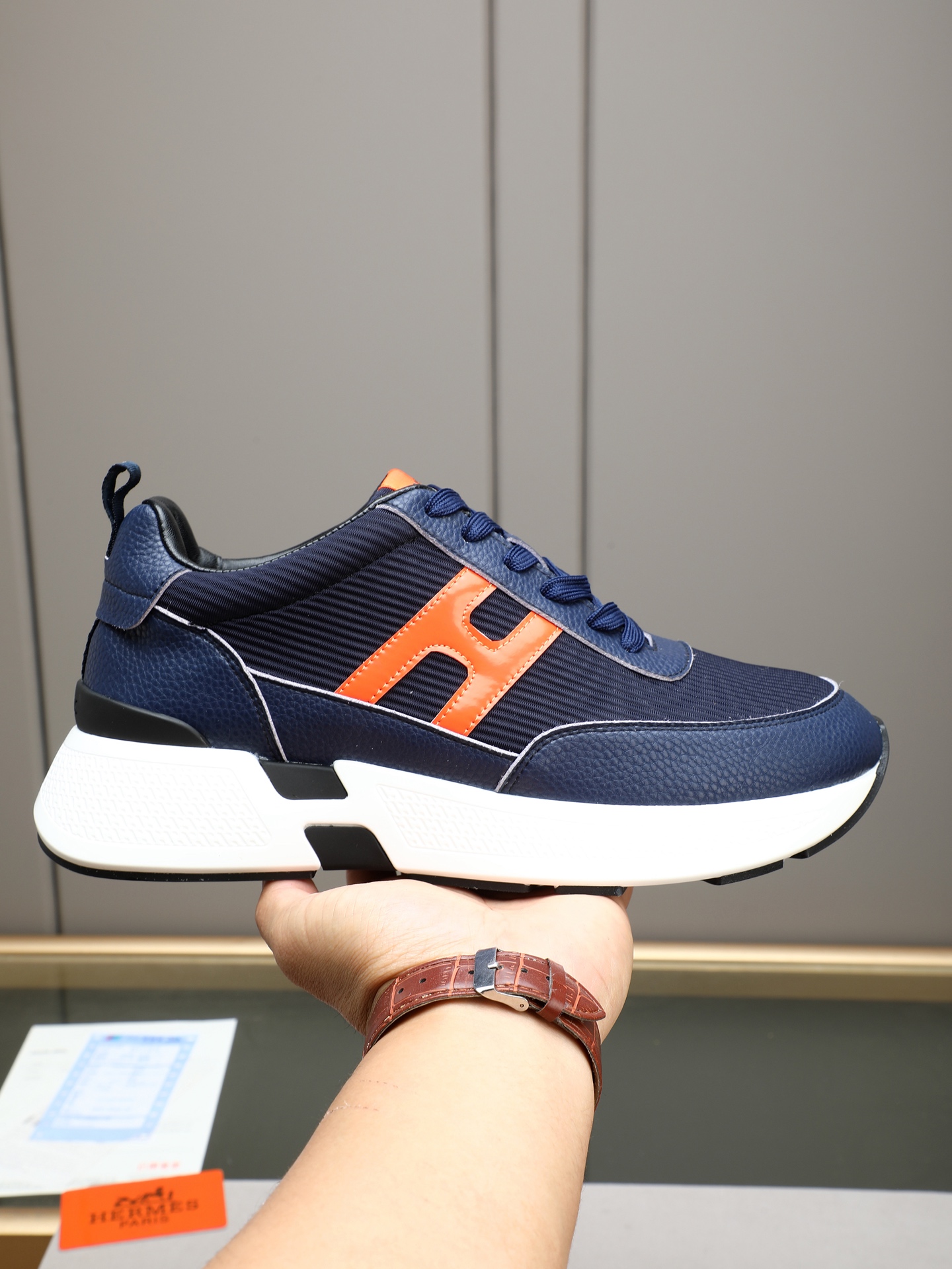 NO:778732,P H Hermès Bouncing sports shoes, men's casual sports shoes, the upper is made of imported calfskin stitched with high-elastic fly woven material, imported materials, full of texture, lightweight soles decorated with contrasting patterns, creating a versatile fashion style. Size38-44 (45 custom-made),,hermes,sneakers,cowhide19860909P H爱马仕Bouncing运动鞋,男士休闲运动鞋,鞋面进口小牛皮拼接高弹力飞织材料打造,进口材质,质感十足,轻盈鞋底装饰撞色图案,打造百搭时尚风格. Size38-44（45 定做）,,hermes,sneakers,cowhide,Men's shoes