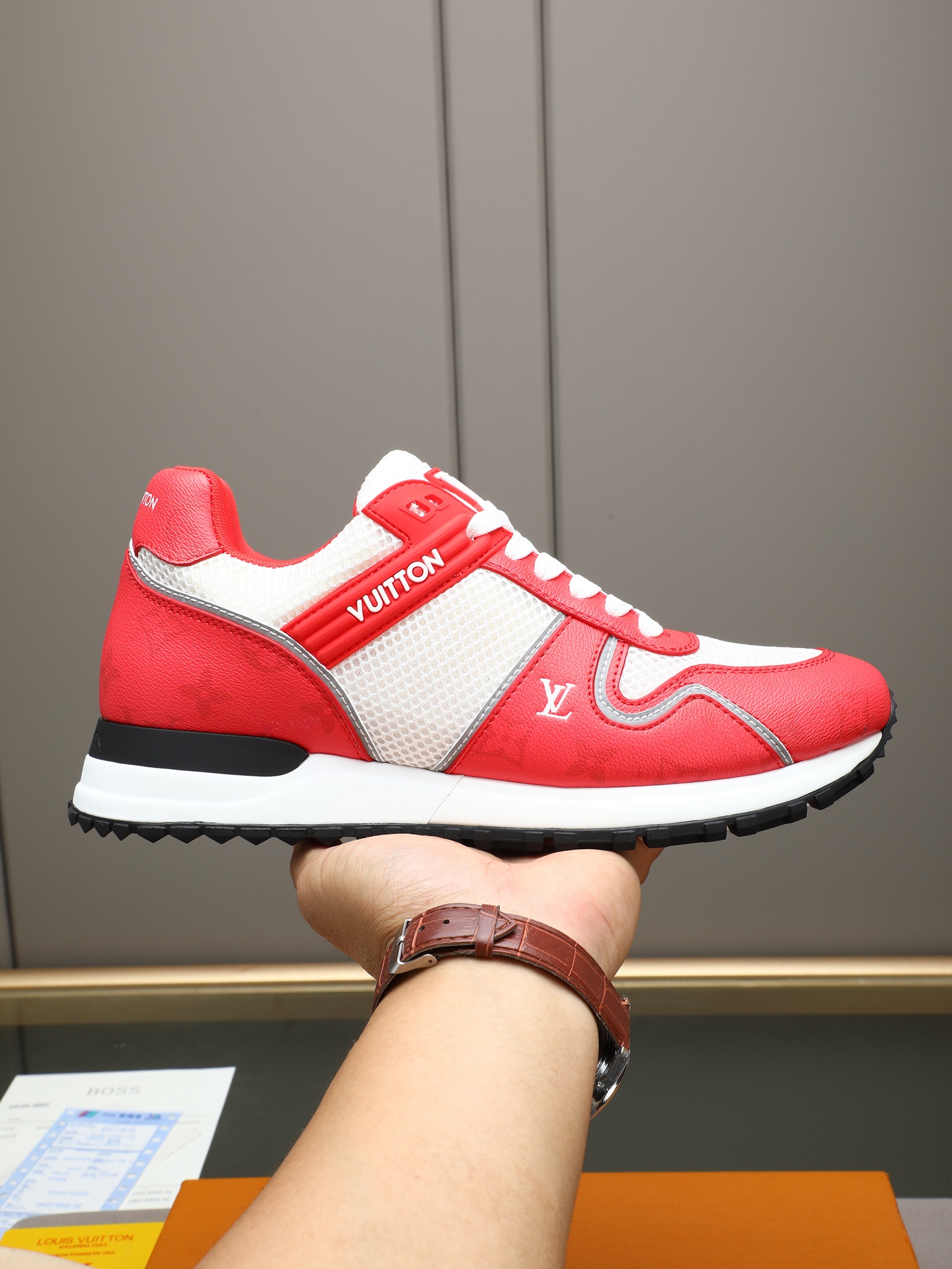 NO:955791,PLv high quality top crafts Louis Vuitton, sports sneakers counter synchronization, uppers made of high-quality cowhide imported from Italy spliced ​​with colorful and complex crafts, imported insoles soft and comfortable, original soles specially provided by the original factory, TPU exclusive movable molded soles super comfortable, original factory and single goods, high quality, welcome to compare, code number 39-44 (customized 38 45),, louis vuitton, louis vuitton, cowhide19860909PLv 高品质 顶级工艺品 路易威登,运动板鞋专柜同步,鞋面意大利进口牛皮高品质拼接缤纷色彩复杂工艺品,进口鞋垫柔软舒适,鞋底原厂特供原版底,TPU独家活动成型底超级舒适,原厂跟单货,高品质,欢迎对比,码数 39-44（订做38 45）,,louis vuitton,louis vuitton,cowhide,Men's shoes