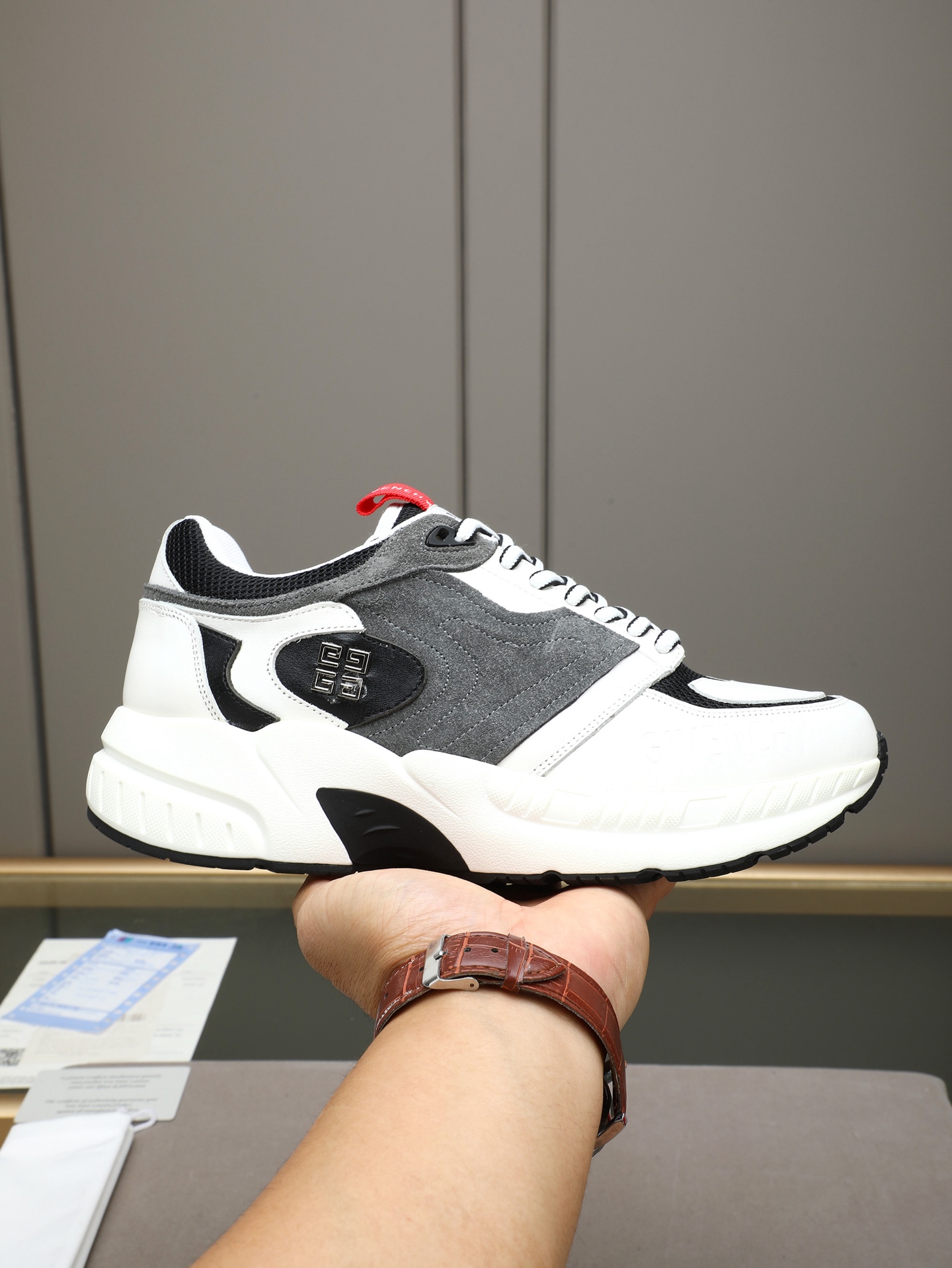NO:886460,P Givench*. Givenchy men's thick-soled casual shoes are made of imported calfskin stitching mesh, color-blocking design, brand logo decoration on the tongue, and three-dimensional composite stitching!  The net is very comfortable!  Size38-44 (45 customized),,givenchy,givenchy,cowhide19860909P Givench*.纪梵希男士厚底休闲鞋,采用进口小牛皮拼接网面打造,拼色设计,鞋舌品牌logo装饰,立体复合式拼接缝合！网里舒适度高！Size38-44（45定做）,,givenchy,givenchy,cowhide,Men's shoes