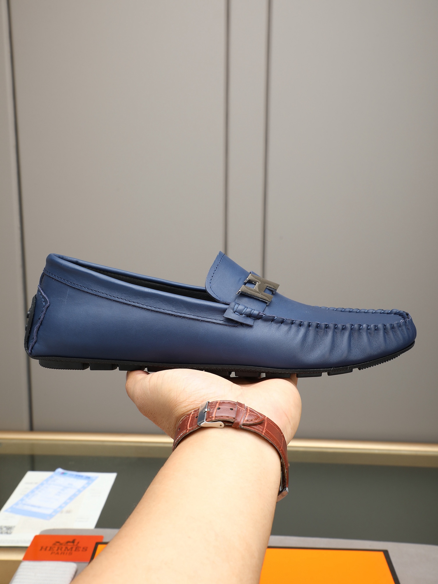 NO:898737,Mainly recommended model P【Taobao e-commerce  The first choice for live streaming] [First-layer cowhide material surface] Hermès’ top OEM men’s Hong Kong counter synchronizes Hermès Doudou shoes, (sizes 38-44, 45, 46 can be customized. Imported cowhide, breathable leather lining, original soles are specially provided by the original factory, Doudou light luxury outsole is super comfortable, high quality, details determine quality. We only make shoes with care, you can enter and exit the counter at will, welcome to compare multi-color options, there is always what you want., hermes, cowhide19860909主推款P【淘宝 电商 直播首选】【头层牛皮材质面】爱马仕顶级代工男士香港专柜同步爱马仕豆豆鞋、（码数38-44码,45,46可订制.进口牛皮,透气皮里,鞋底原厂特供原版底,豆豆轻奢大底超级舒适,高品质,细节决定品质、我们只为用心做好鞋,可随意进出专柜,欢迎对比多色选择,总有你想要的.,,hermes,cowhide,Men's shoes