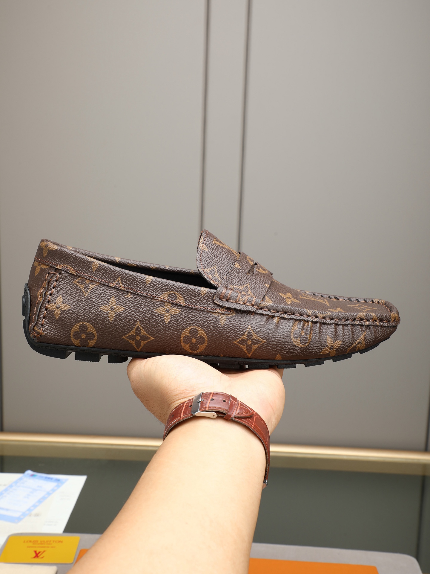 NO:898744,P Men's counter synchronized LV Doudou shoes, (sizes 38-44, 45, 46 can be customized. Imported presbyopic materials, breathable leather lining, original soles are specially provided by the original factory, Doudou light luxury outsole is super comfortable, high quality, details determine quality. We only make shoes with heart, you can enter and exit the counter at will, welcome to compare multi-color options, there is always what you want.,, louis vuitton19860909P 男士专柜同步LV豆豆鞋、（码数38-44码,45,46可订制.进口老花材料,透气皮里,鞋底原厂特供原版底,豆豆轻奢大底超级舒适,高品质,细节决定品质、我们只为用心做好鞋,可随意进出专柜,欢迎对比多色选择,总有你想要的.,,louis vuitton,Men's shoes