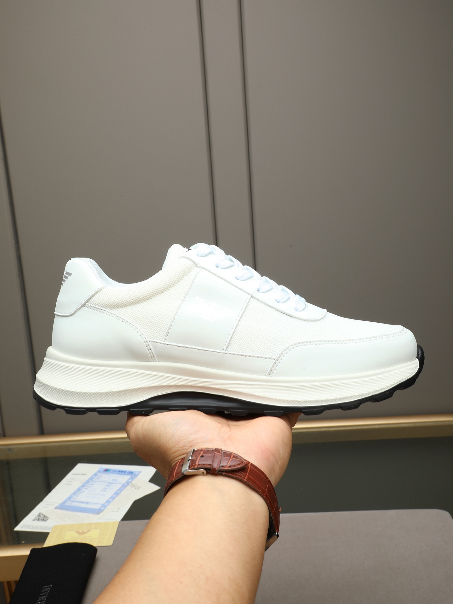NO:955054,P [Armani]’s calm and elegant taste can’t be described in words, starting the journey of fashionable shoes to cope with various occasions calmly!  The momentum of the big names speaks for itself!  Comfortable and comfortable on the feet!  Materials: imported first-layer cowhide waterproof fabric, breathable mesh, high-temperature wear-resistant foam outsole, a must-have for fashion!  Code number 38-44 (45 customized) multi-color options.,,armani,cowhide19860909P【阿玛尼】沉稳内涵儒雅的品味无法言喻的开启时尚鞋履的旅程从容应对各种场合！大牌的气势不言而明！上脚舒适大气！ 材料:头层牛皮进口防水布料透气网里高温耐磨发泡大底,时尚必备！码数38-44（45定做）多色选择.,,armani,cowhide,Men's shoes