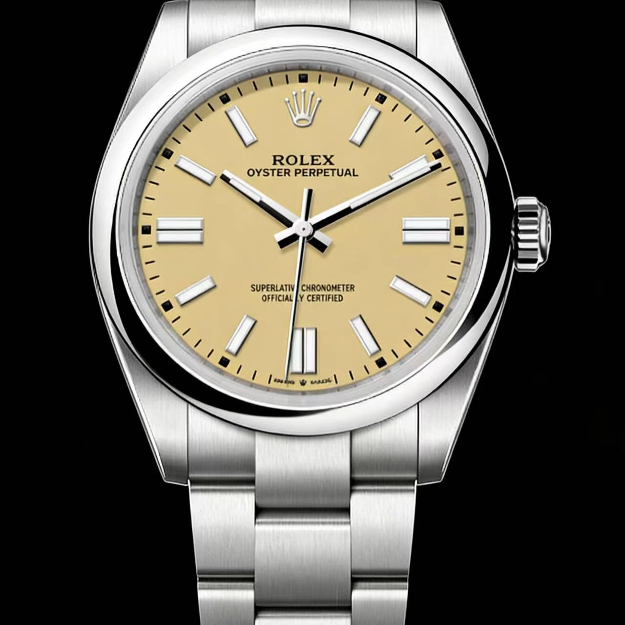 NO:765360,Produced by V3 1100 V3 Factory new version of the first-speed Swiss machine Rolex ROLEX XF3 Oyster Perpetual series V3 factory pure 904 with re-edition, 114300 39mm Swiss machine with 3230 counterweight version, C case!  AR steel belt, a counterweight version that does not change any material or steel belt length!  The version you've been waiting for is here!  Highly recommended!  2836 changed to 3230 integrated movement without gap!  Version with a super high repurchase rate!  The industry-recognized Swiss 2836 movement with revised 3230 printing [integrated non-destructive movement] has arrived!  Oyster Perpetual 114300 39mm series, details determine quality [roughly as follows] 1. Use the industry-recognized ultra-stable ETA2836 movement to an integrated 3230 printing and no gap movement!  2. Use AR’s original brushed steel strap and synchronous buckle!  3. Literally Swiss super ice blue luminous and finely ground nail design!  4. The watch hands are solid bullet seconds hands!  5. The dotted laser anti-counterfeiting mark on the sapphire glass is consistent with the original version and is located on the middle layer!  6. The exclusive customized raw ear used on the head meets the standard and can be exchanged with the original version, which is extremely strong!  7. Pure 904L customization, the bottom cover has been redone with a weighted version, the specific weight is welcome to compare with the market!  Excellent products, often need no words!  This is a tribute to every dedicated watchmaker!  Look for the internal video code 5S685. Luxurious and refined, recommended mechanical watches for men and women as gifts. Best luxury recommendations. Please look for the exclusive quality of V3, rolex.19860909V3 出品 1100 V3 Factory 新版一档瑞机 劳力士 ROLEX XF3 蚝式恒动系列 V3厂纯904配重新版,114300 39mm瑞机改3230配重版本,c壳！AR钢带,不改变任何材质与钢带长度的配重版！ 您期待的版本来货了！着力推荐！2836改3230一体无空档机芯！复购率超高版本！业内认可的瑞士2836机芯改版3230印字【一体无损机芯】到货！蚝式恒动114300 39mm系列,细节决定品质【大致如下】 1.采用业内公认超稳定ETA2836机芯改一体3230印字无空档机芯！ 2.采用AR原厂一致拉丝钢带,同步表扣！ 3.字面瑞士超强冰蓝夜光以及精磨钉设计！ 4.表针对版实心子弹头秒针！ 5.蓝宝石玻璃上与原版一致虚点镭射防伪标识,并位于中层处！ 6.头粒处采用的独家定制生耳符合标准并与原版兑换,牢固无比！ 7.纯904L的定制,底盖着重做了配重版本,具体重量欢迎与市面对比衡量！ 精品,往往不需多言！以此致敬每一个用心的制表者！认准内影编码5S685 奢华精致推荐男 女机械腕表送礼最佳奢华推荐请认准V3独家品质,,rolex,Watch