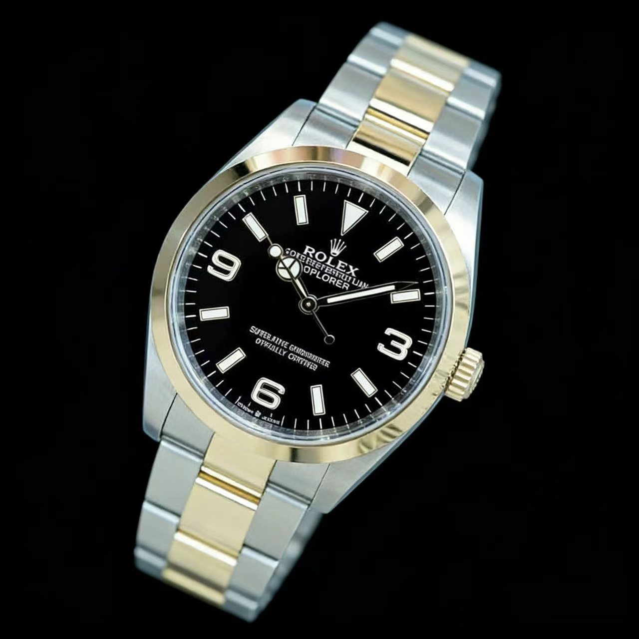 NO:821602,The new version of V3 factory's first-class Ruijie】Explorer series 36.40 size The version you have been waiting for is here!  Highly recommended!  2836 modified integrated movement without gap!  Version with a super high repurchase rate!  The industry-recognized Swiss 2836 movement with revised printing [all-in-one non-destructive movement] has arrived!  Oyster Perpetual 124300 126000 114300 Explorer series 36mm/39mm/40mm/41mm series, details determine quality [roughly as follows] 1. Use the industry-recognized ultra-stable ETA2836 movement to an integrated printing and no gap movement!  2. Use AR’s original brushed steel strap and synchronous buckle!  3. Literally Swiss super ice blue luminous and finely ground nail design!  4. The watch hands are solid bullet seconds hands!  5. The dotted laser anti-counterfeiting mark on the sapphire glass is consistent with the original version and is located on the middle layer!  6. The exclusive customized raw ear used on the head meets the standard and can be exchanged with the original version, which is extremely strong!  7. Pure 904L customization, the bottom cover has been redone with a weighted version, the specific weight is welcome to compare with the market!  Excellent products, often need no words!  This is a tribute to every dedicated watchmaker!  Make sure the buckle code is 5ZS.19860909V3厂新版一档瑞机】探险家系列36.40尺寸 您期待的版本来货了！着力推荐！2836改一体无空档机芯！复购率超高版本！业内认可的瑞士2836机芯改版印字【一体无损机芯】到货！蚝式恒动124300 126000 114300 探险家系列36mm/39mm/40mm/41mm系列,细节决定品质【大致如下】 1.采用业内公认超稳定ETA2836机芯改一体印字无空档机芯！ 2.采用AR原厂一致拉丝钢带,同步表扣！ 3.字面瑞士超强冰蓝夜光以及精磨钉设计！ 4.表针对版实心子弹头秒针！ 5.蓝宝石玻璃上与原版一致虚点镭射防伪标识,并位于中层处！ 6.头粒处采用的独家定制生耳符合标准并与原版兑换,牢固无比！ 7.纯904L的定制,底盖着重做了配重版本,具体重量欢迎与市面对比衡量！ 精品,往往不需多言！以此致敬每一个用心的制表者！认准表扣编码5ZS,,Watch