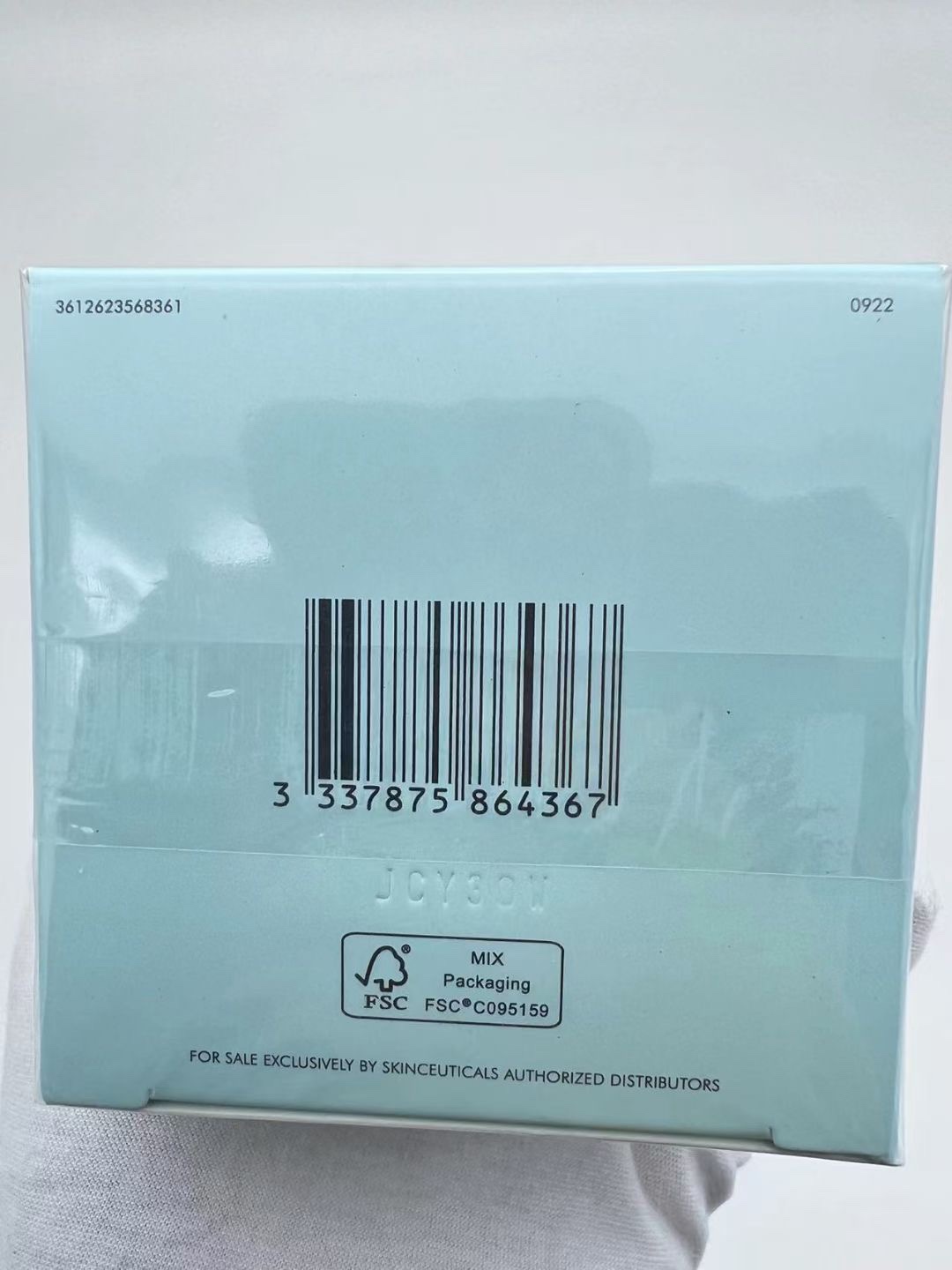 专/50💰
修丽可age面霜48ml!含百分之30的玻色因的抗糖化面霜。HR黑绷带平替,使用感要好过黑绷带,质地更为软糯。修正能力也不错,能感觉到皮肤紧实度提升,做抗老激光类项目后可搭配使用~但是同样也因为质地原因,会有搓泥现象产生,建议晚上使用。使用手法建议先再手心温热再以按压的方式上脸💢