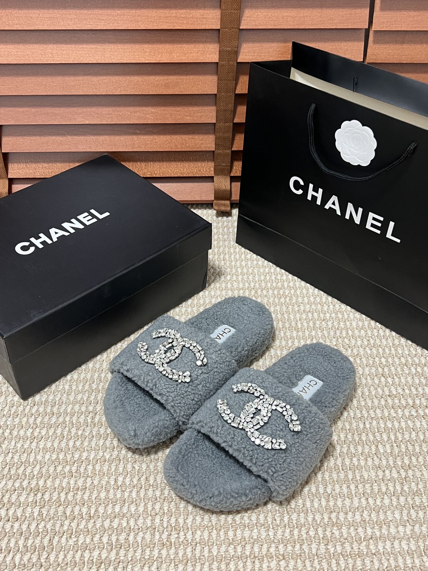 Chanel Chaussures Pantoufles Couleur orange Lambswol Le TPU Collection automne – hiver