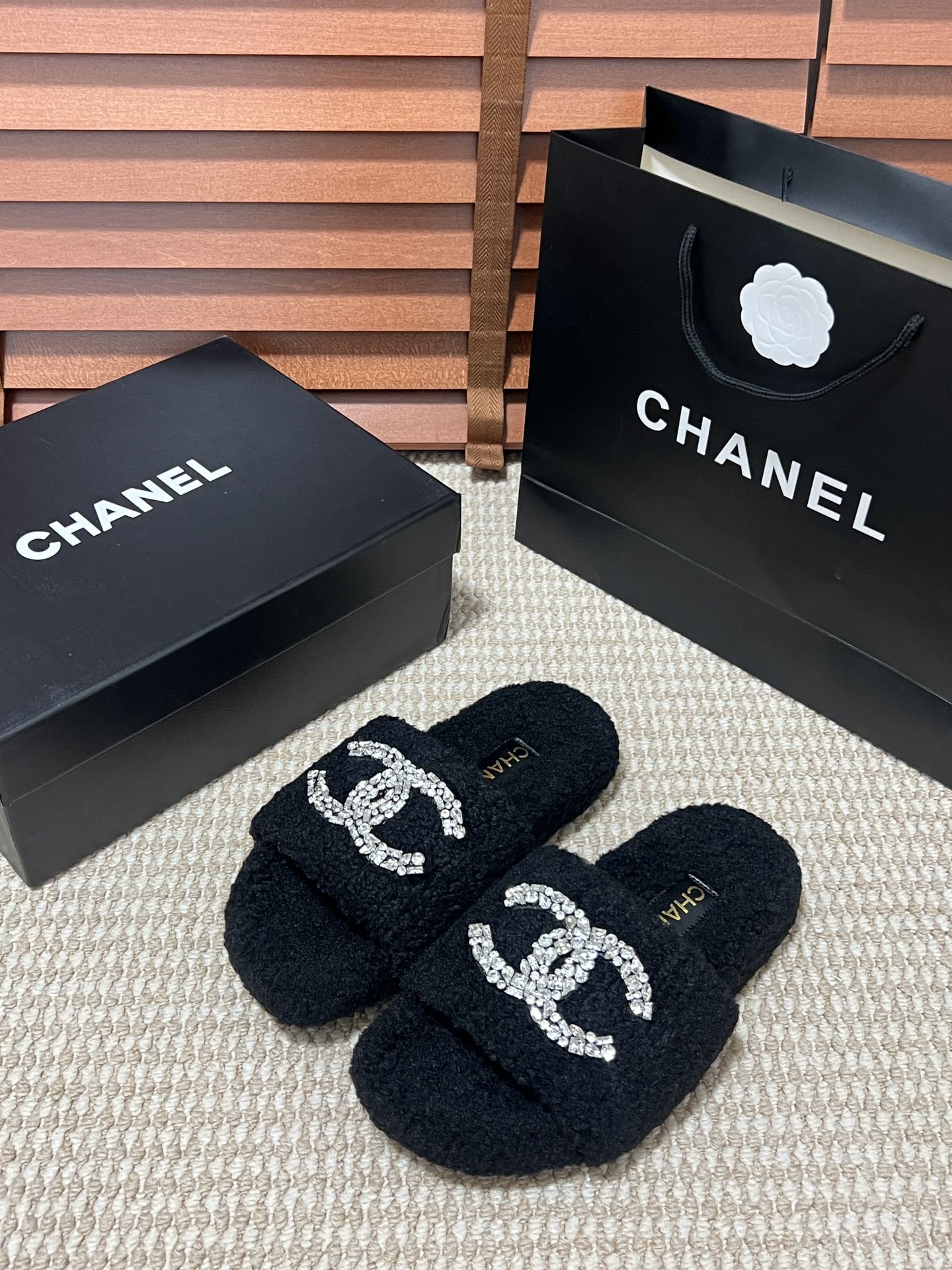 Chanel Chaussures Pantoufles Couleur orange Lambswol Le TPU Collection automne – hiver