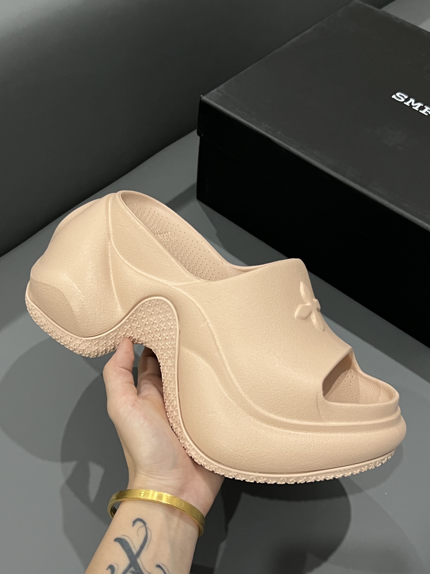 Trendy Shoes Review: Soft, Cozy, and Stylish in Various Sizes. - 图片 6