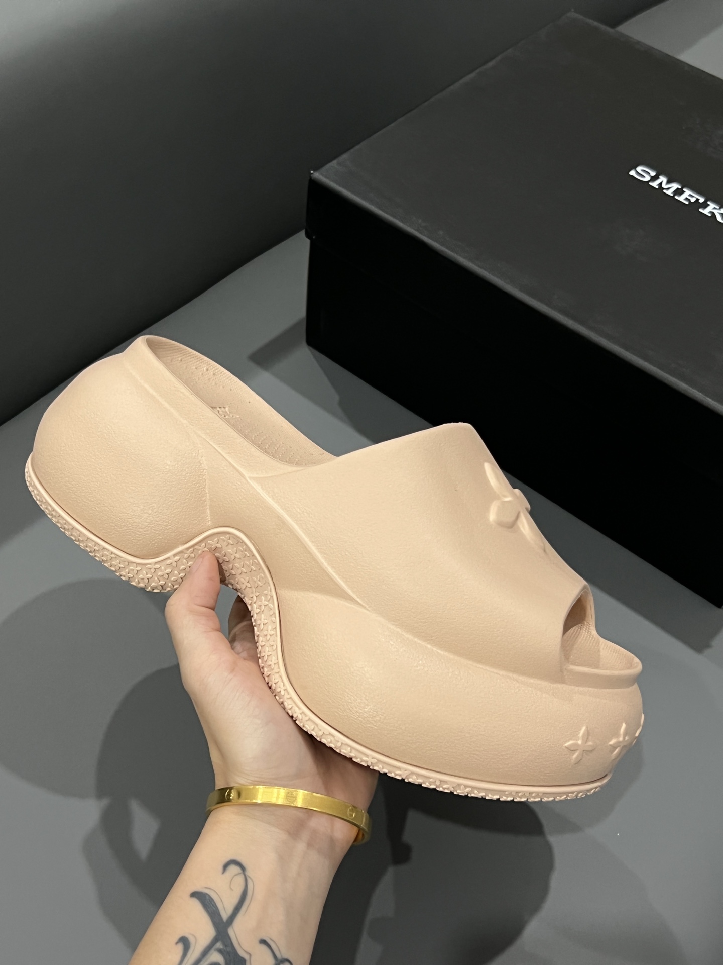 Trendy Shoes Review: Soft, Cozy, and Stylish in Various Sizes. - 图片 5