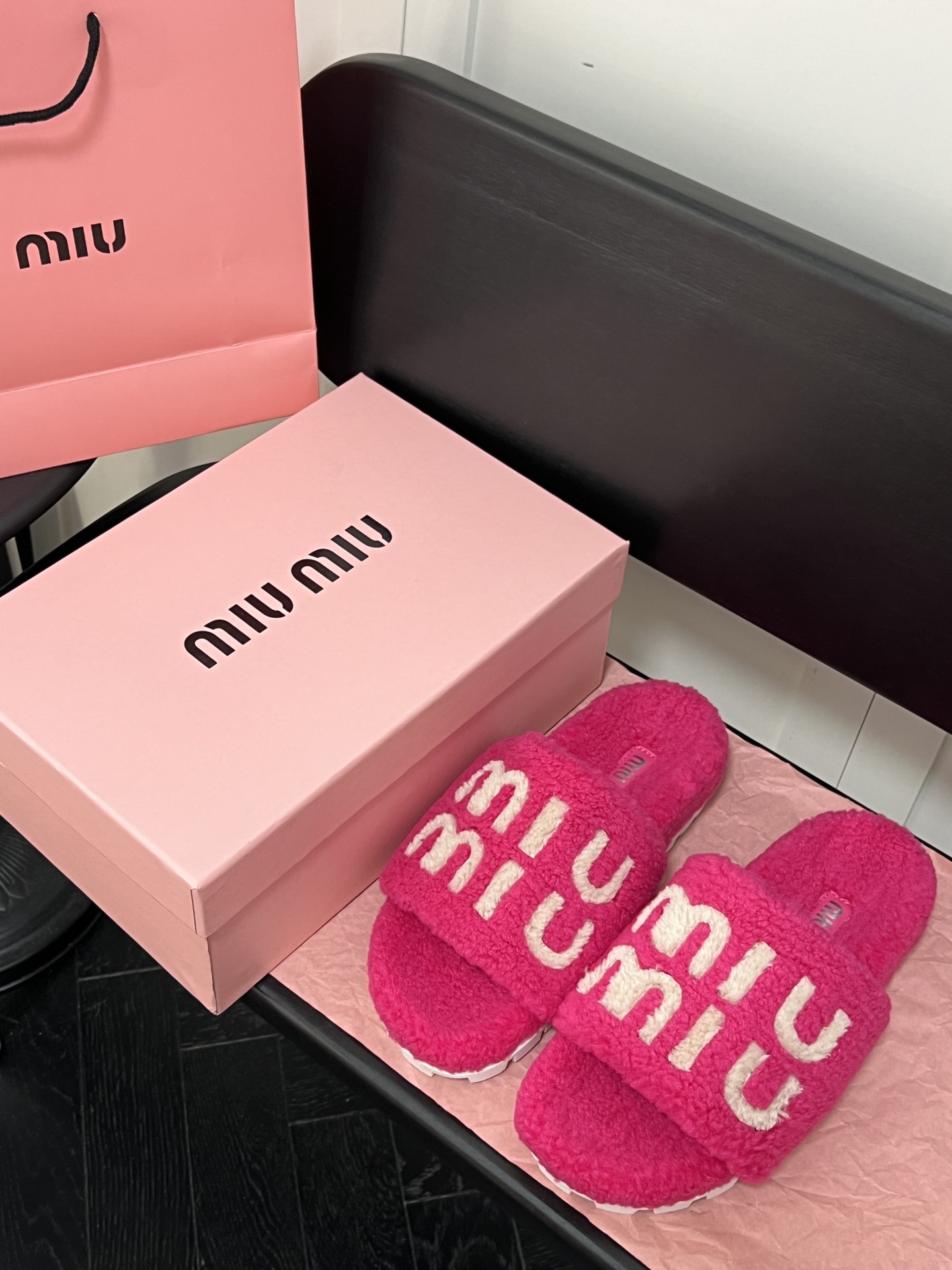 MiuMiu Chaussures Pantoufles Couleur orange Collection automne – hiver