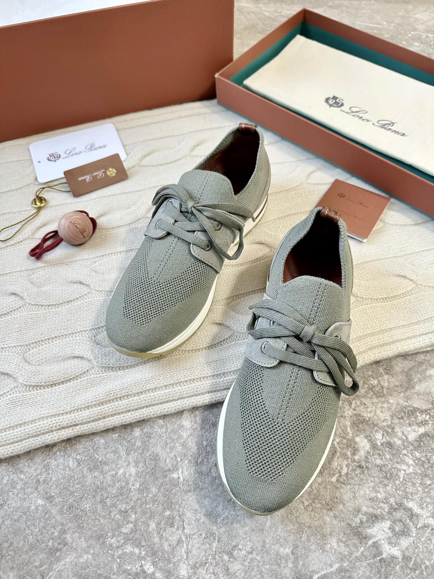 灰绿 。𝑳𝒐𝒓𝒐 𝑷𝒊𝒂𝒏𝒂 𝘹 𝘓 360𝘍𝘭𝘦𝘹𝘺 𝘞𝘢𝘭𝘬

Loro Piana360没别的 就