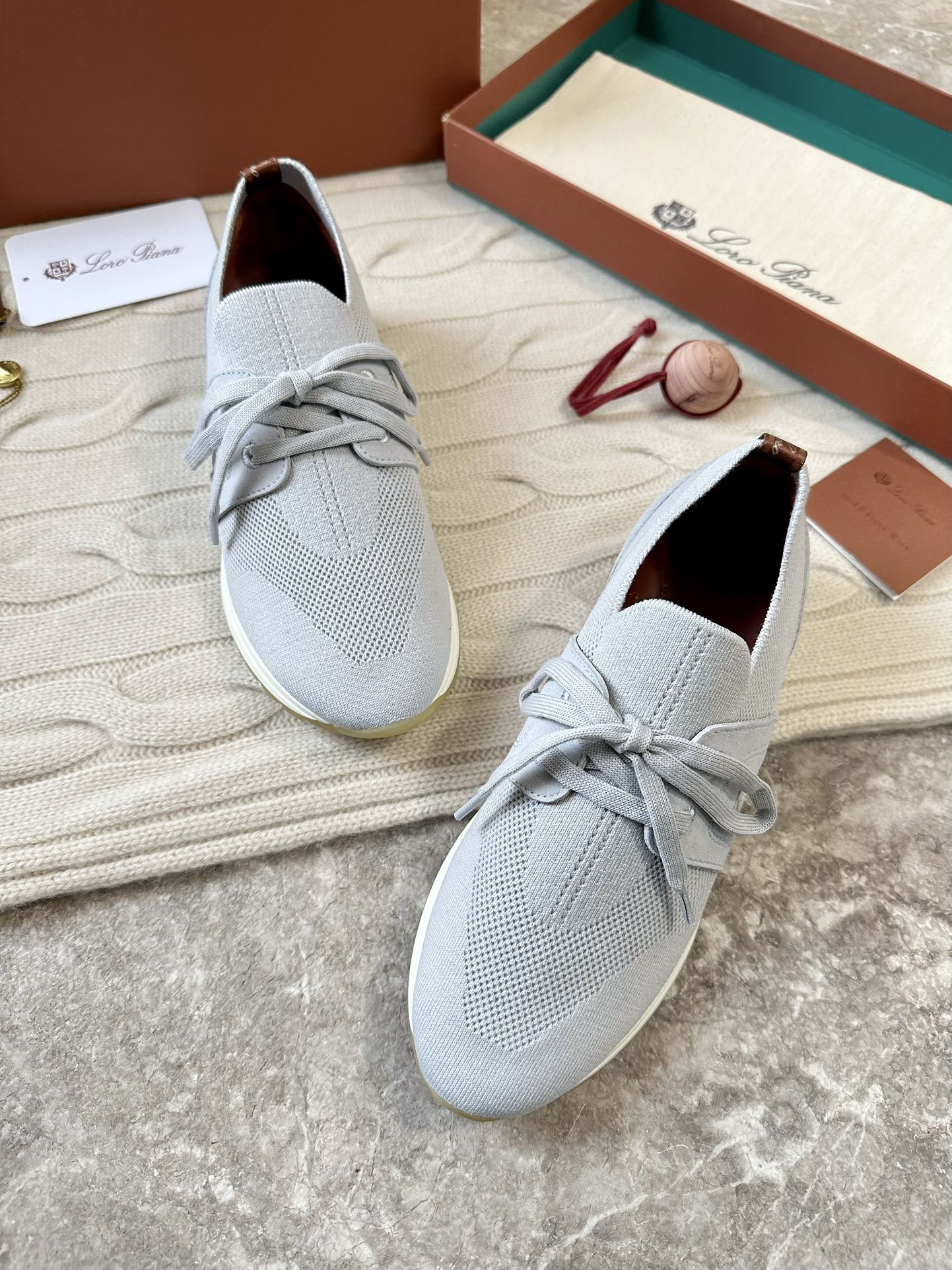 水蓝 。𝑳𝒐𝒓𝒐 𝑷𝒊𝒂𝒏𝒂 𝘹 𝘓 360𝘍𝘭𝘦𝘹𝘺 𝘞𝘢𝘭𝘬

Loro Piana360没别的 就