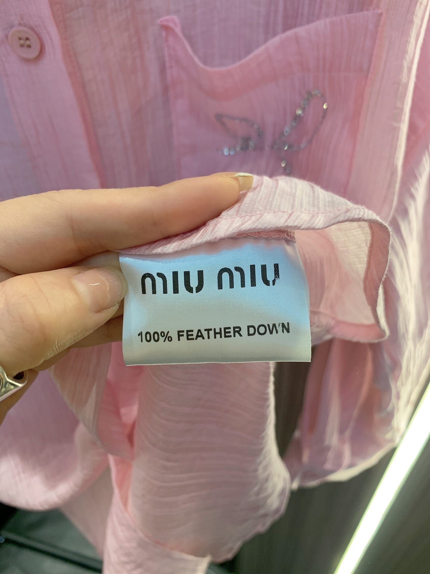 miumiu爆款爆款夏季新款防晒胸前口袋带重工水钻蝴蝶结图案️️薄款面料柔软透气上身巨显瘦帽款拼接蕾丝边