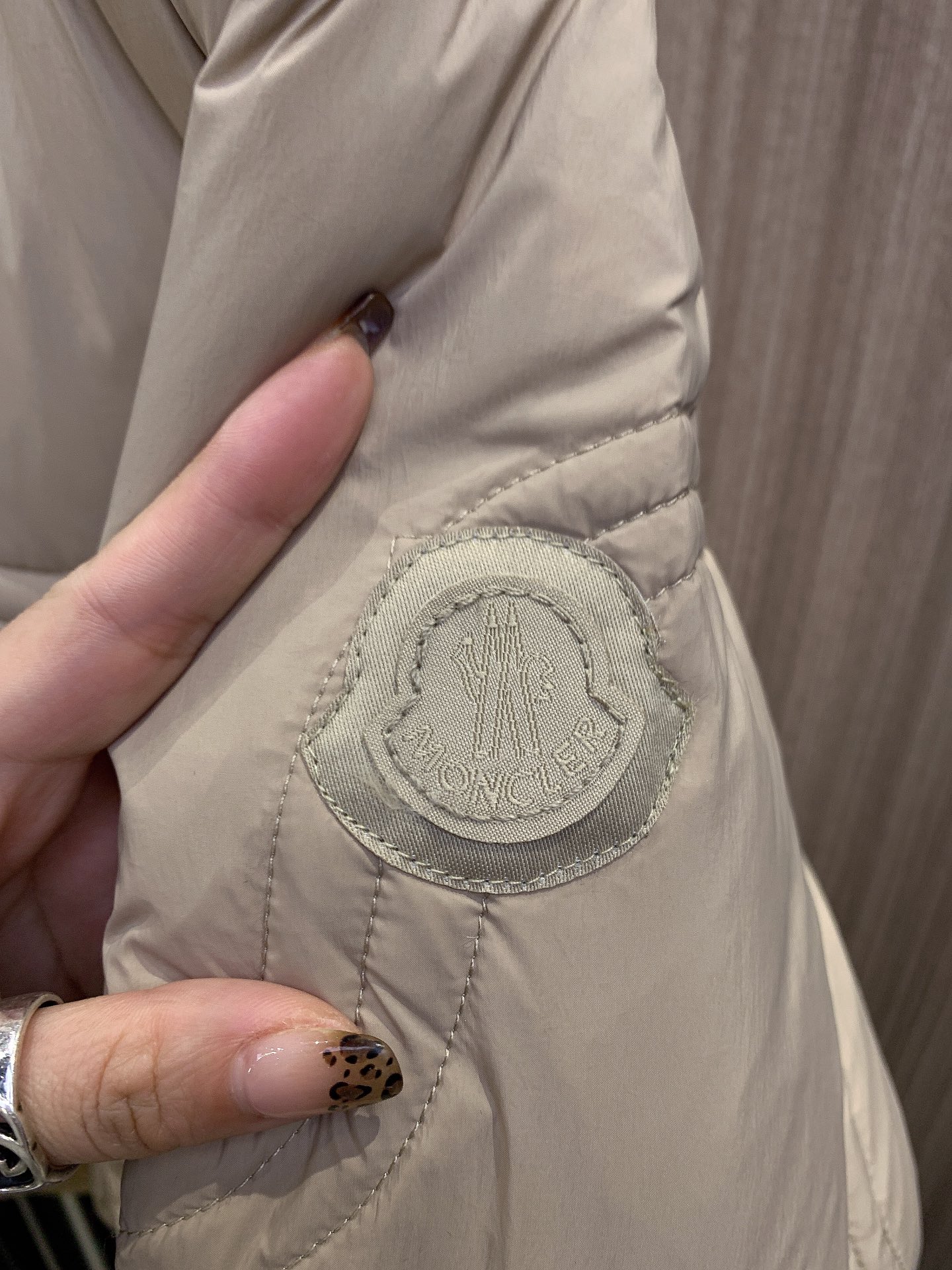 24年专柜同款️️️moncler️️️萌可妮BERYL立领水波纹羽绒服三色可选国标90%羽绒服经典颜色