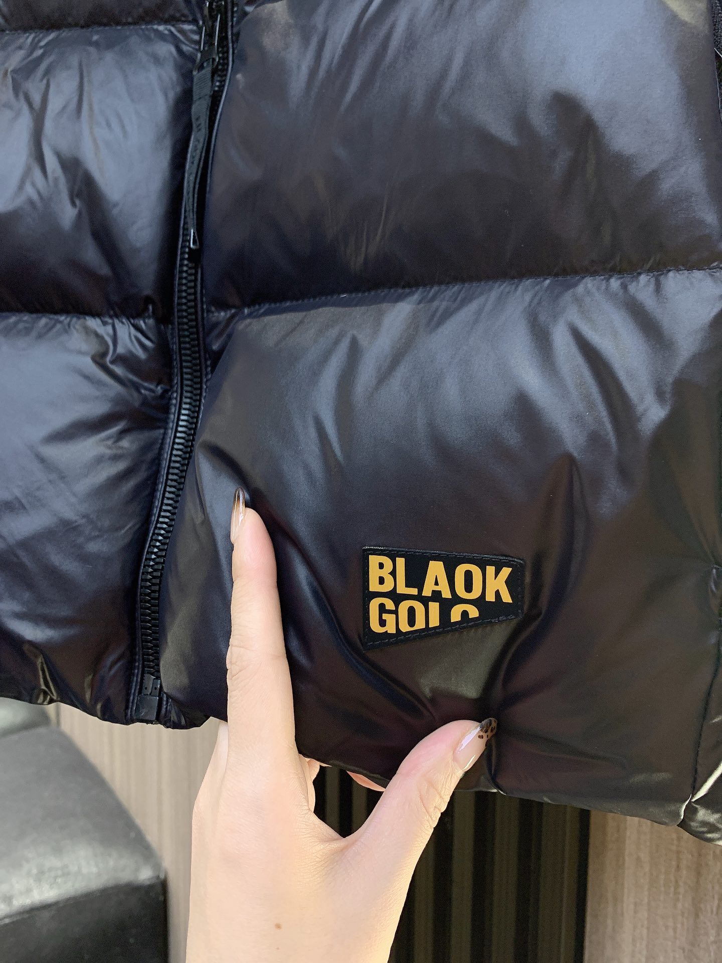 BLACK24冬新款方块羽绒服马甲选用90白鸭绒蓬松度超级好廓形整体造型感超酷简简单单无任何繁杂的设计大