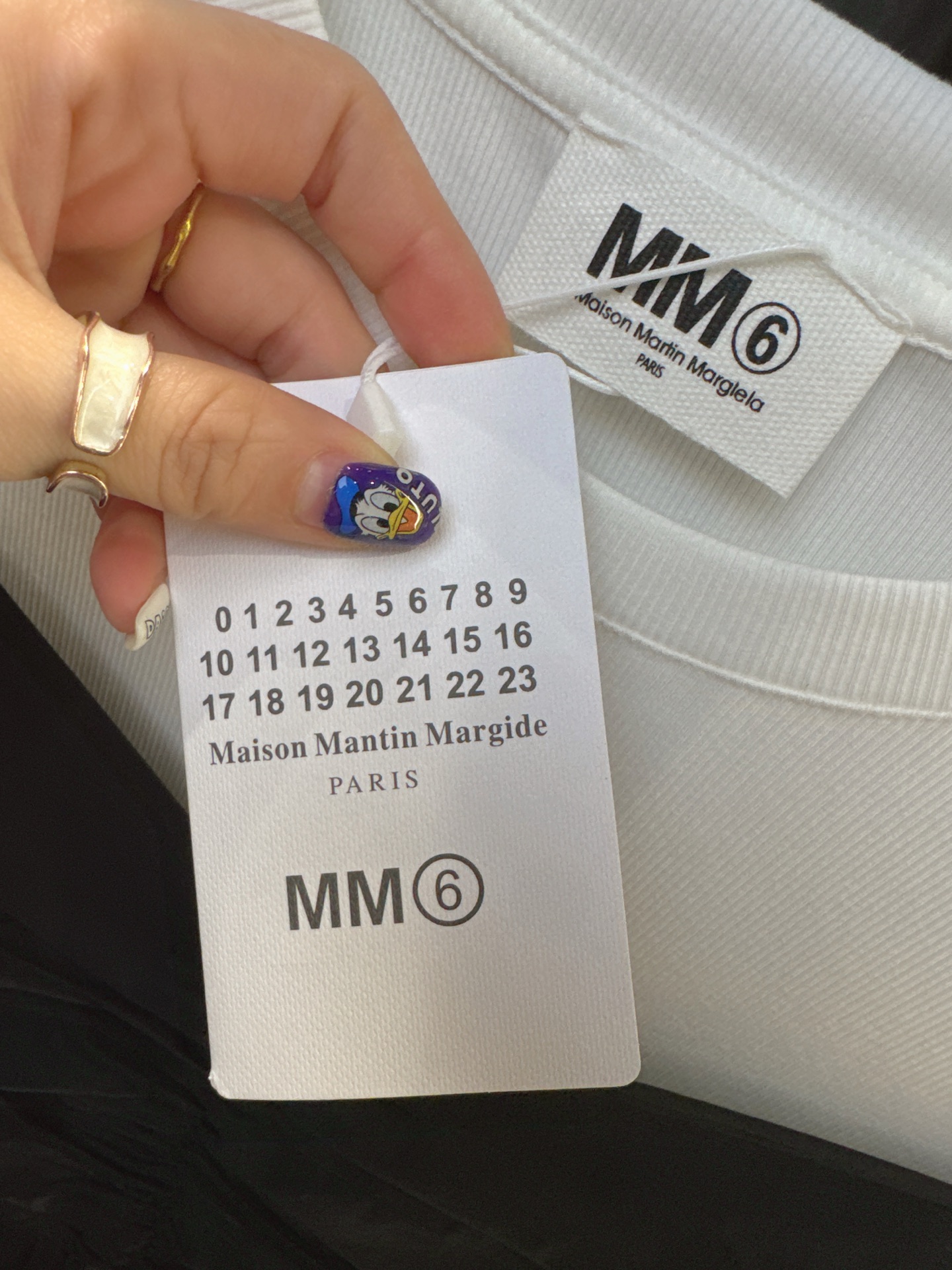 ✨✨✨MM6 ✨✨✨2026新款连衣裙💫撞色拼接假两件连衣裙，胸前精致压褶设计打破单调！一件衣服两种风格