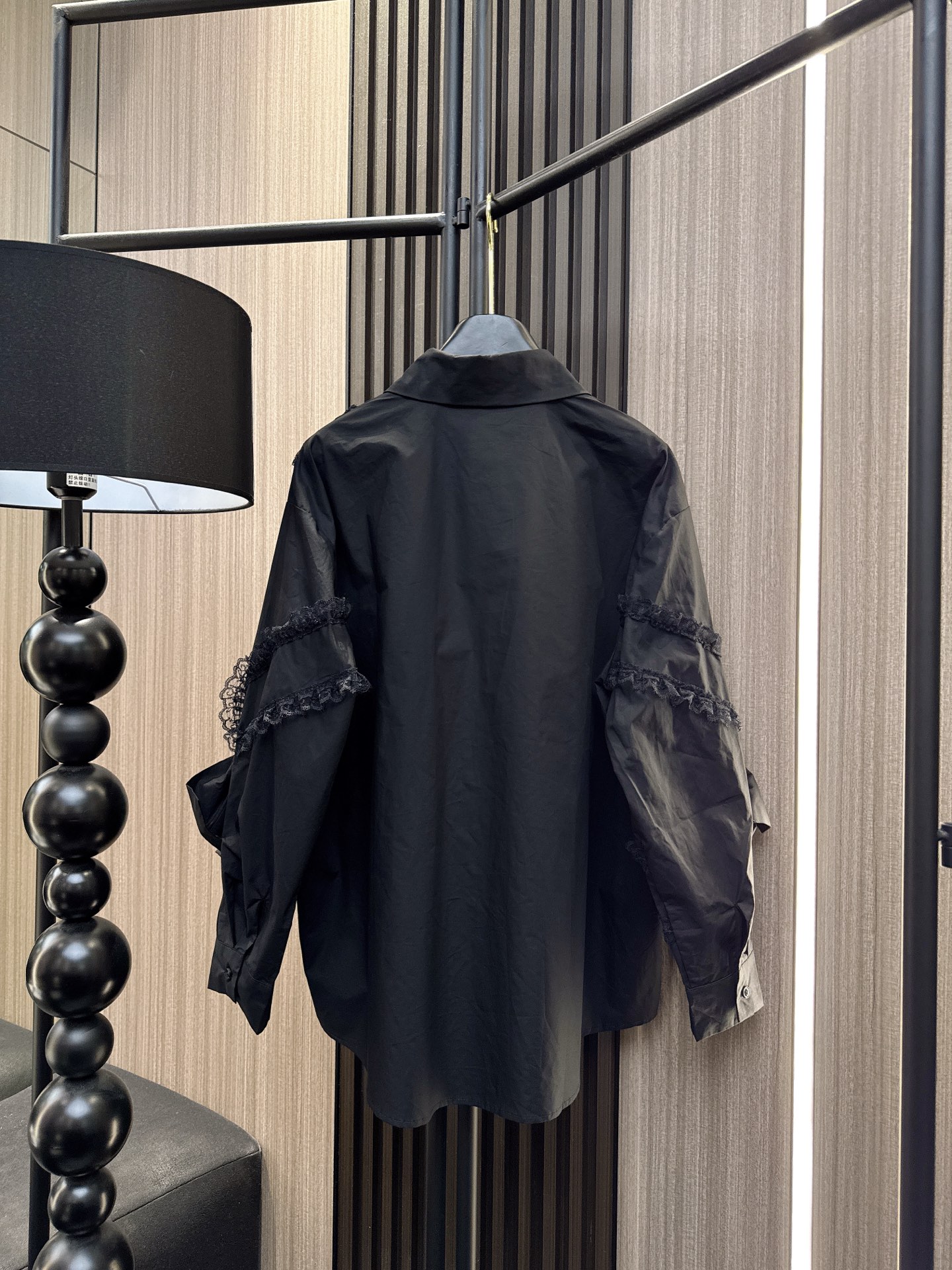 ✨✨✨MM6✨✨✨2025秋冬新款💫精致蕾丝拼接设计，超大蝴蝶结点缀，打造气质名媛风范！翻领长袖衬衫尽显