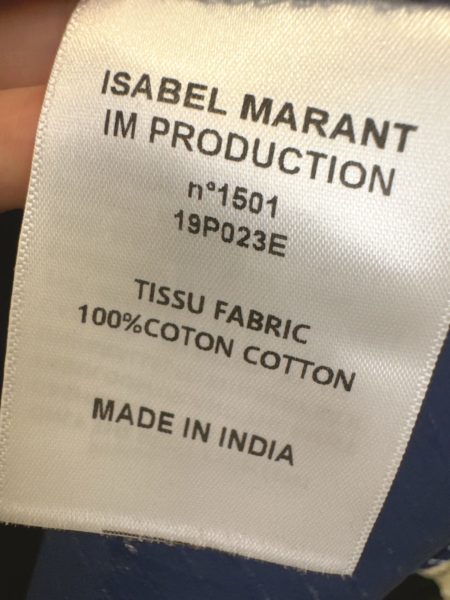 ✨✨✨伊莎贝尔✨✨✨2025秋冬新款💫前领串珠+压褶双重设计，袖口精美打揽工艺💫细节处见品质，日常穿搭显