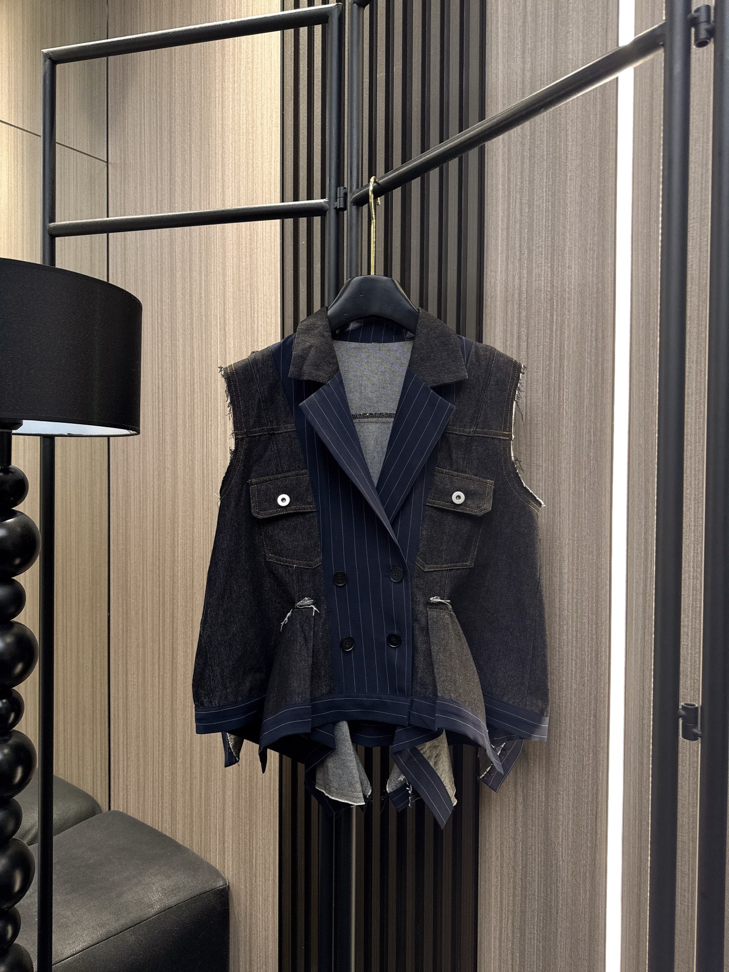 ✨✨✨Sacai✨✨✨2025秋冬新款💫探索街头与高街的完美碰撞！sacai灵感牛仔条纹拼接马甲，采用不