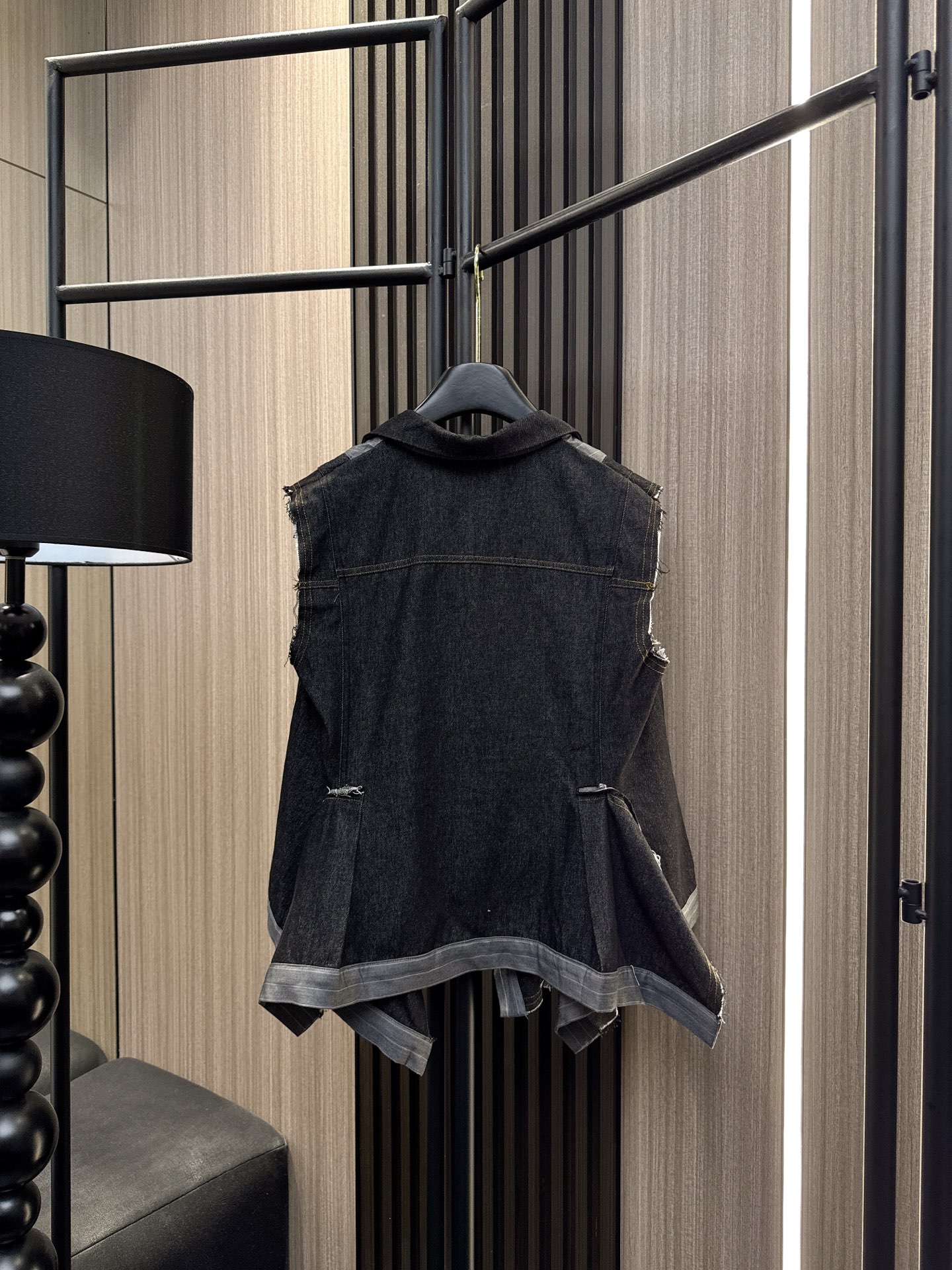 ✨✨✨Sacai✨✨✨2025秋冬新款💫探索街头与高街的完美碰撞！sacai灵感牛仔条纹拼接马甲，采用不