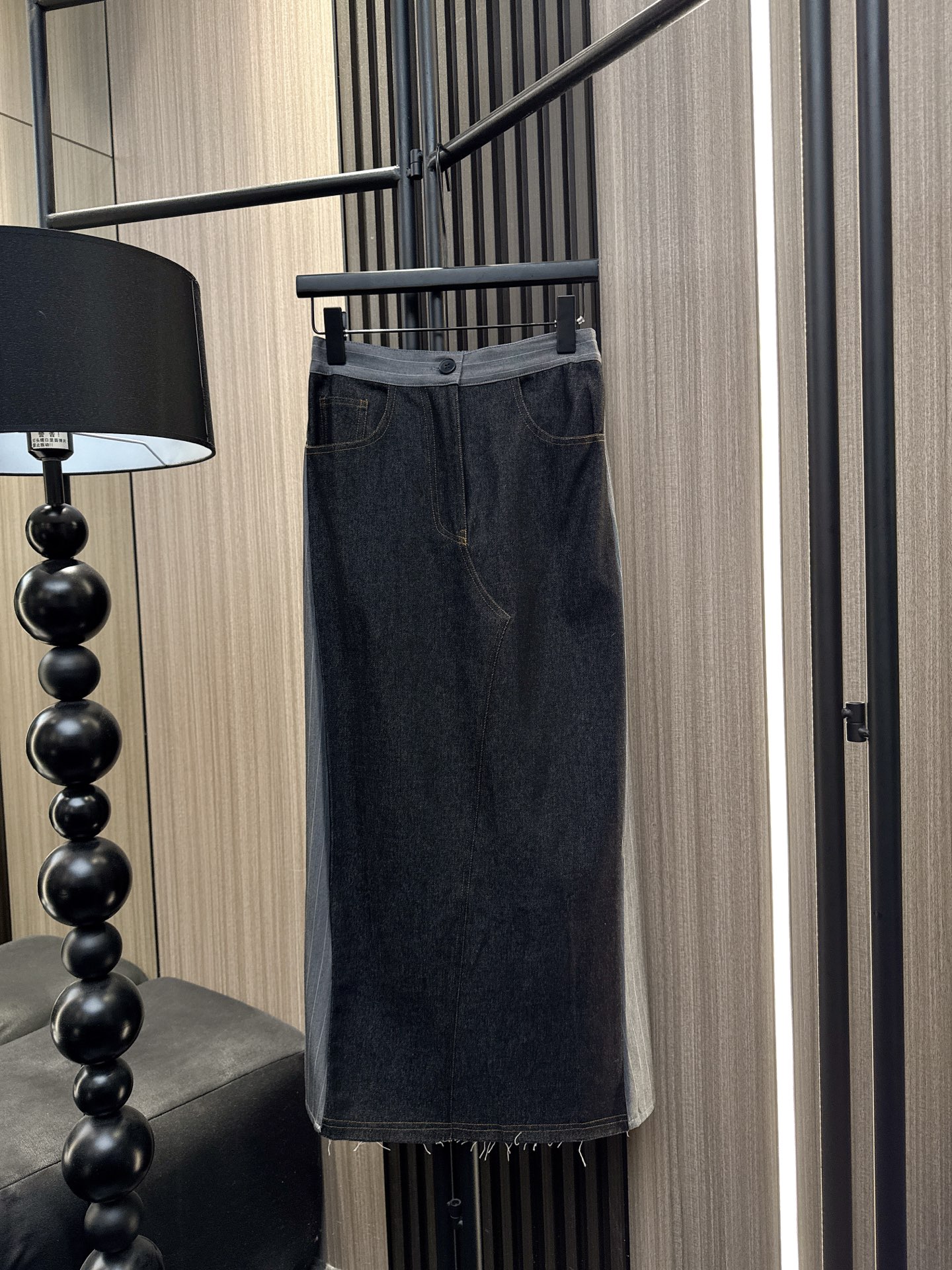 ✨✨✨Sacai✨✨✨2025秋冬新款半裙💫解构主义牛仔半裙！立体拼接撞色条纹+后开叉小心机，松紧腰包容