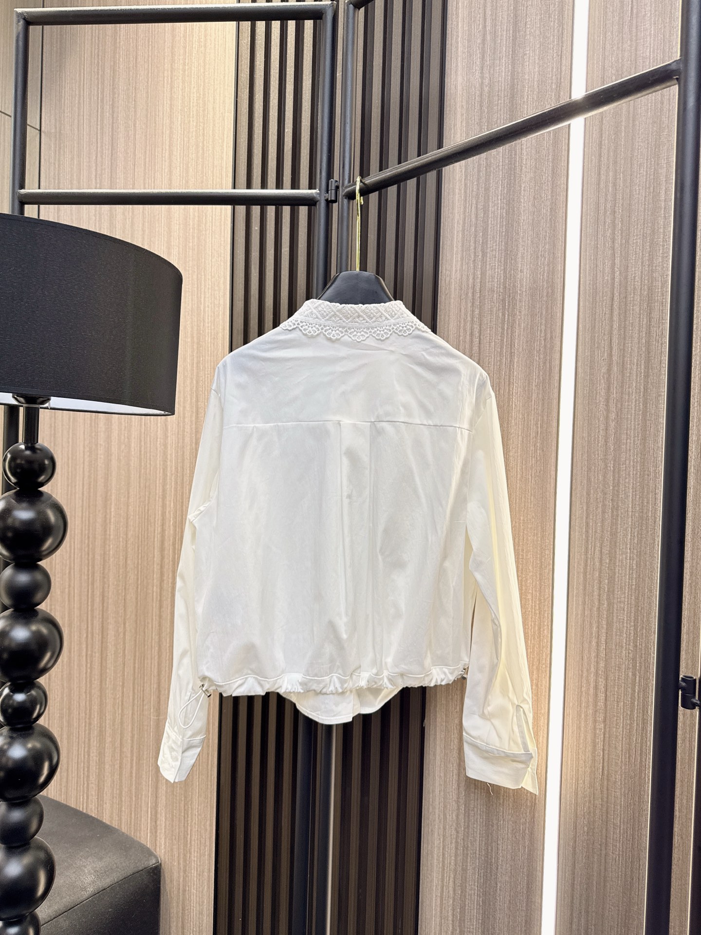 ✨✨✨伊莎贝尔✨✨✨2025秋冬新款💫刺绣翻领衬衫❤️ 精致花边拼接+立体刺绣工艺，百搭不挑身材！经典爆